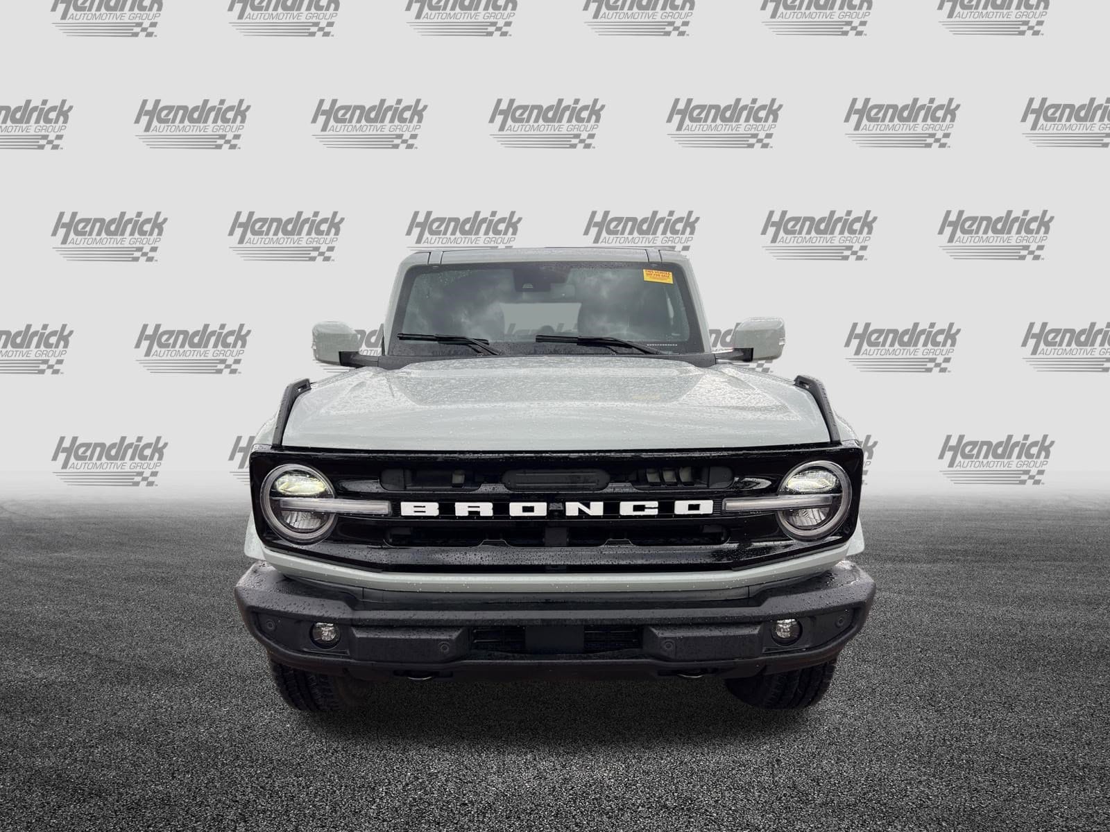 2024 Ford Bronco Outer Banks 4 Door 4x4 photo 2