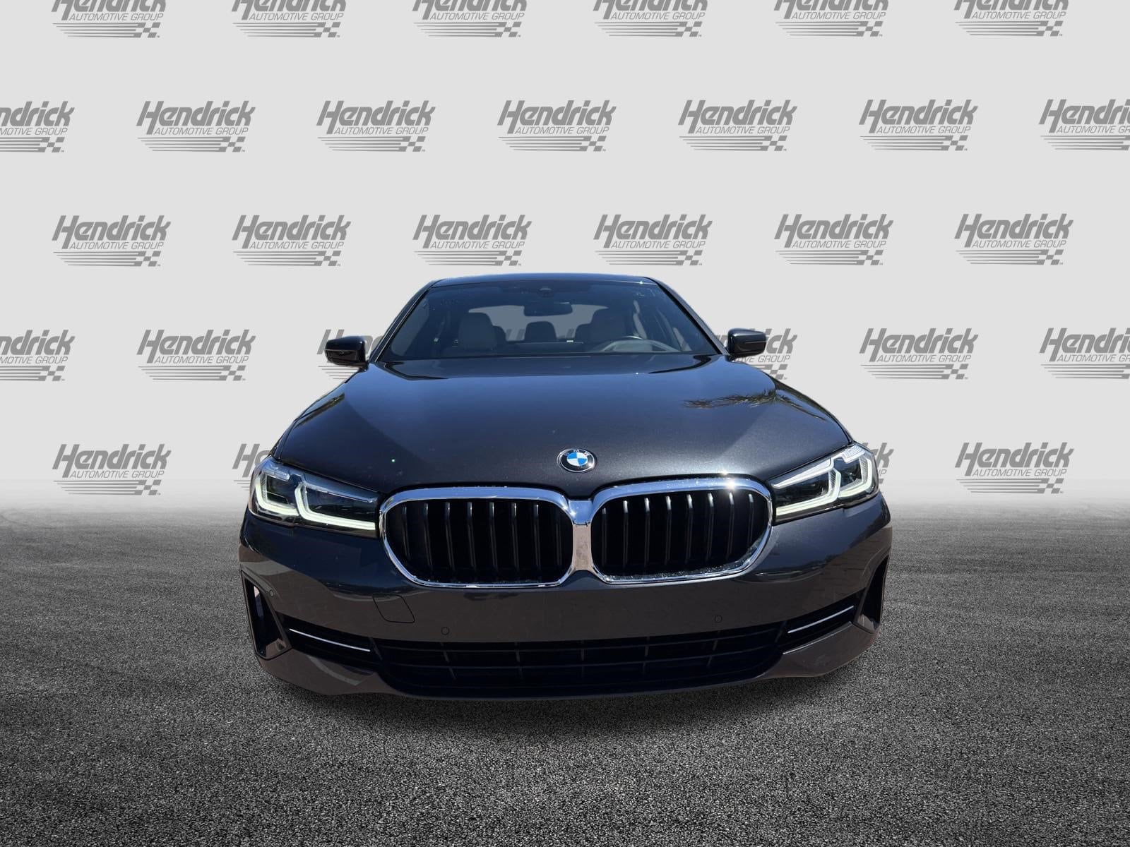 2023 BMW 5 Series 530i photo 2