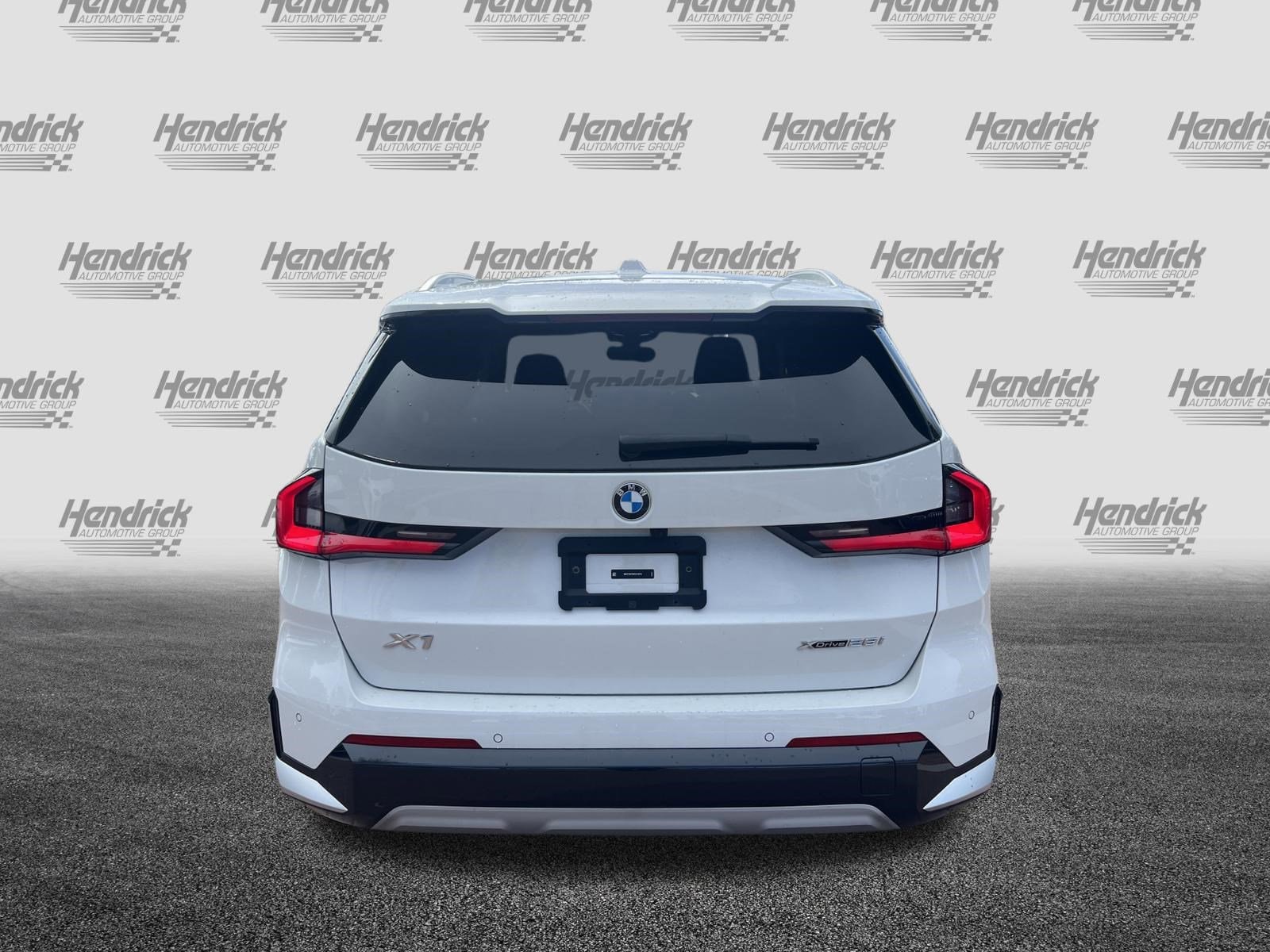 2025 BMW X1 xDrive28i photo 3