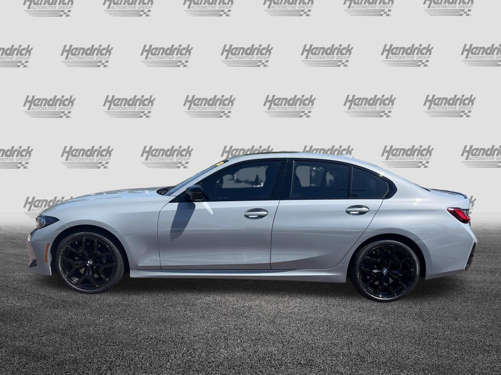 2025 BMW 3 Series 330i photo 6