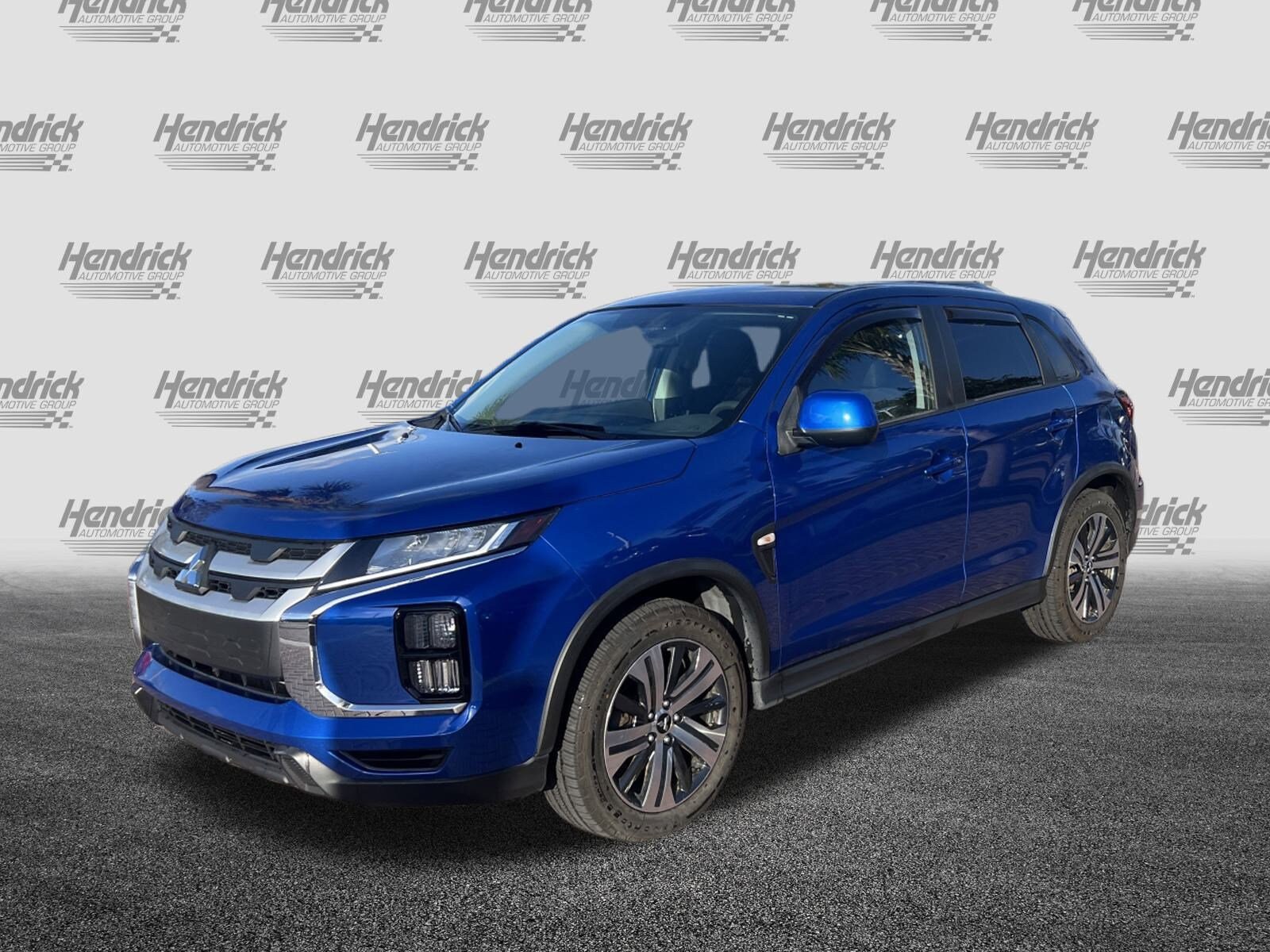 2020 Mitsubishi Outlander ES photo 3