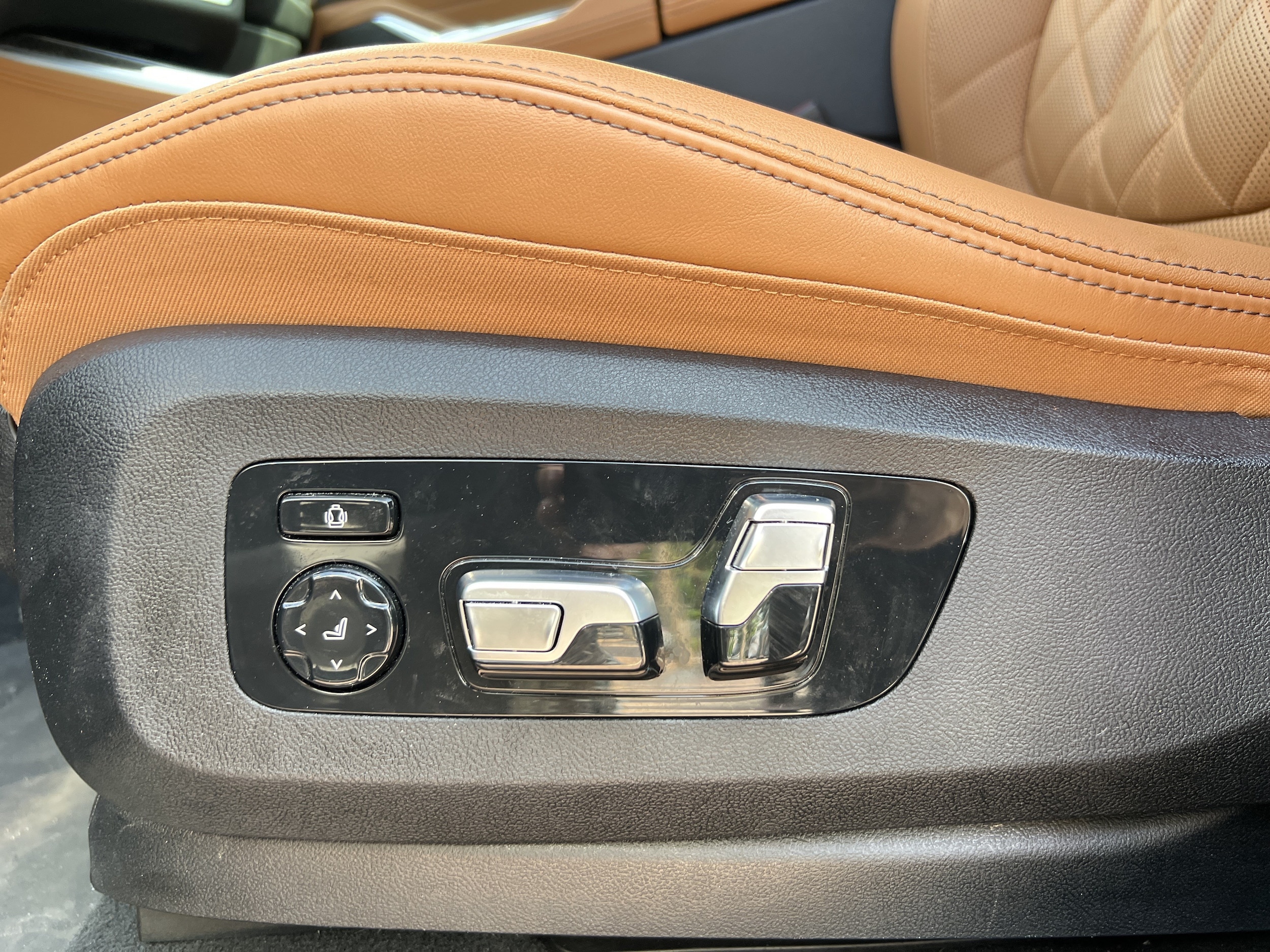 2025 BMW X5 38