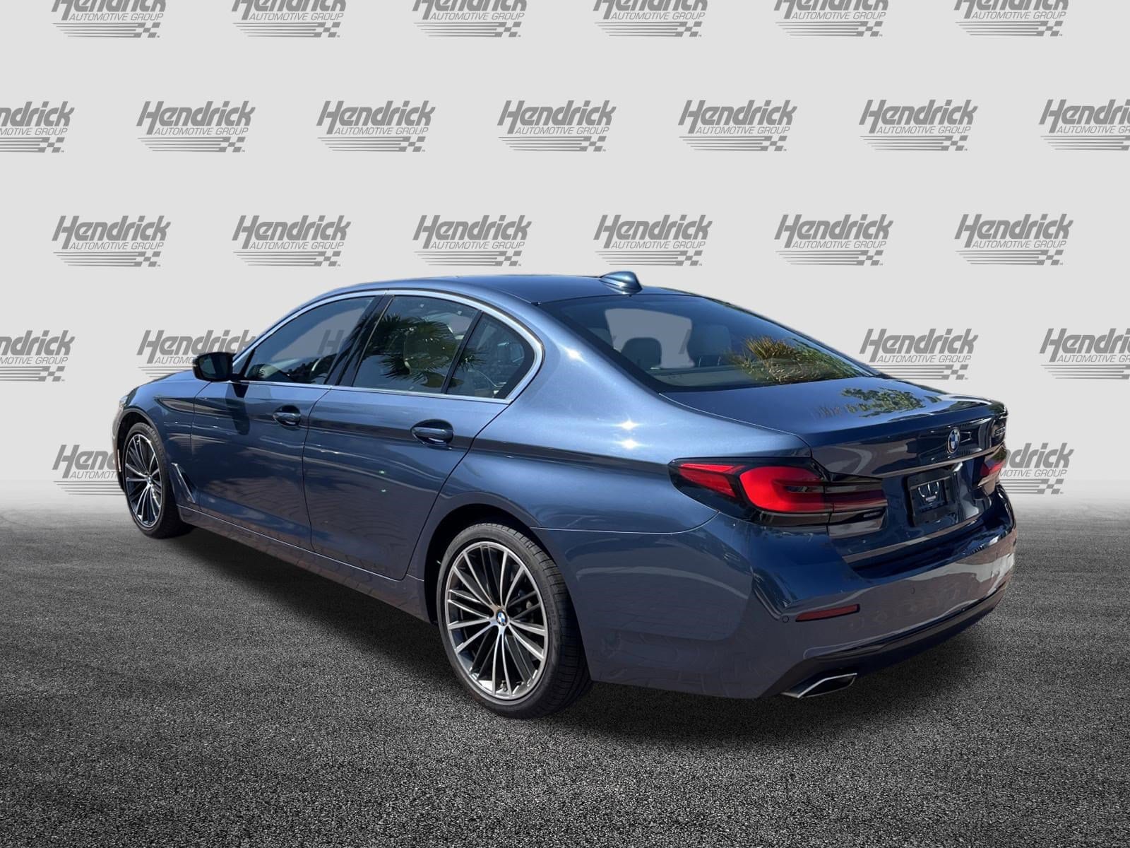 2023 BMW 5 Series 530i photo 3