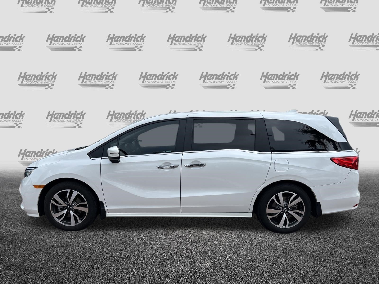 2023 Honda Odyssey Touring photo 5