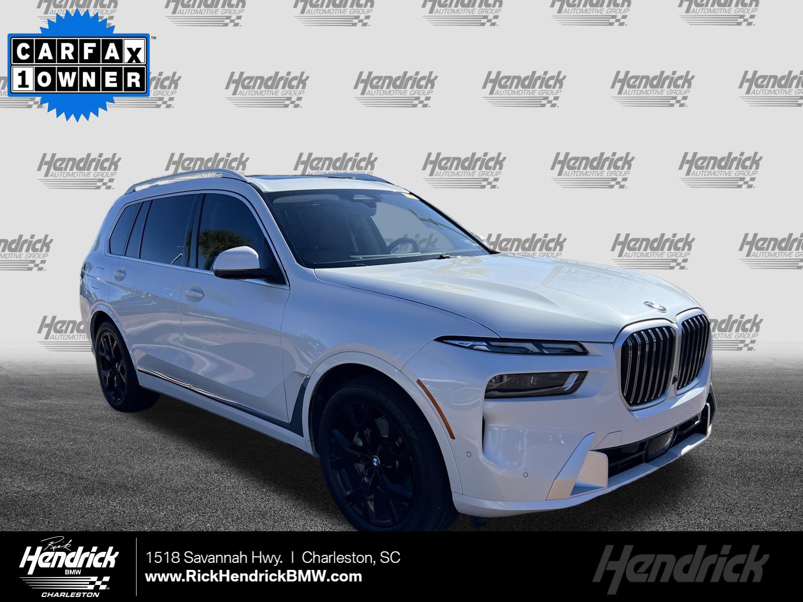 2023 BMW X7 40i's photo