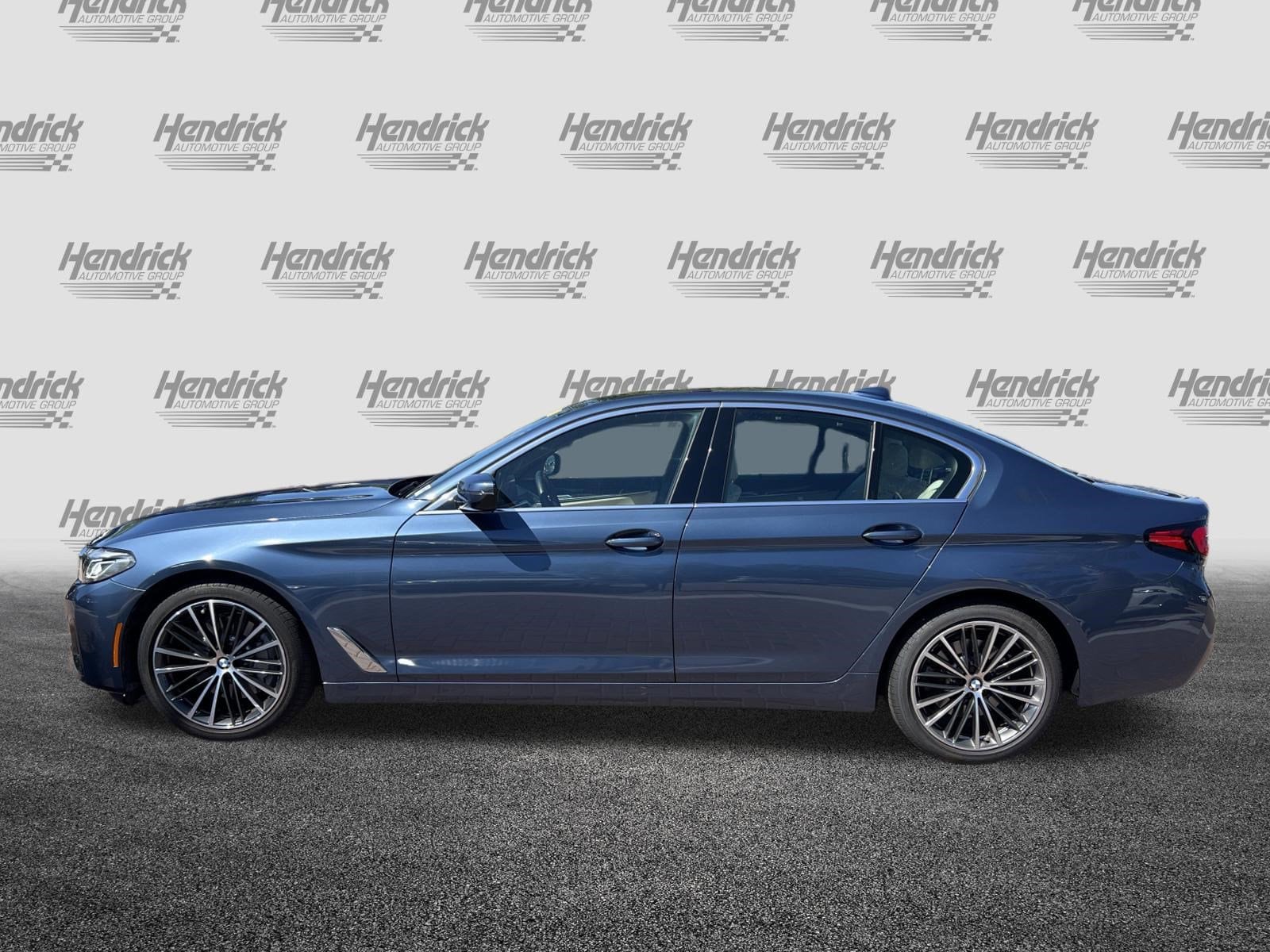 2023 BMW 5 Series 530i photo 6