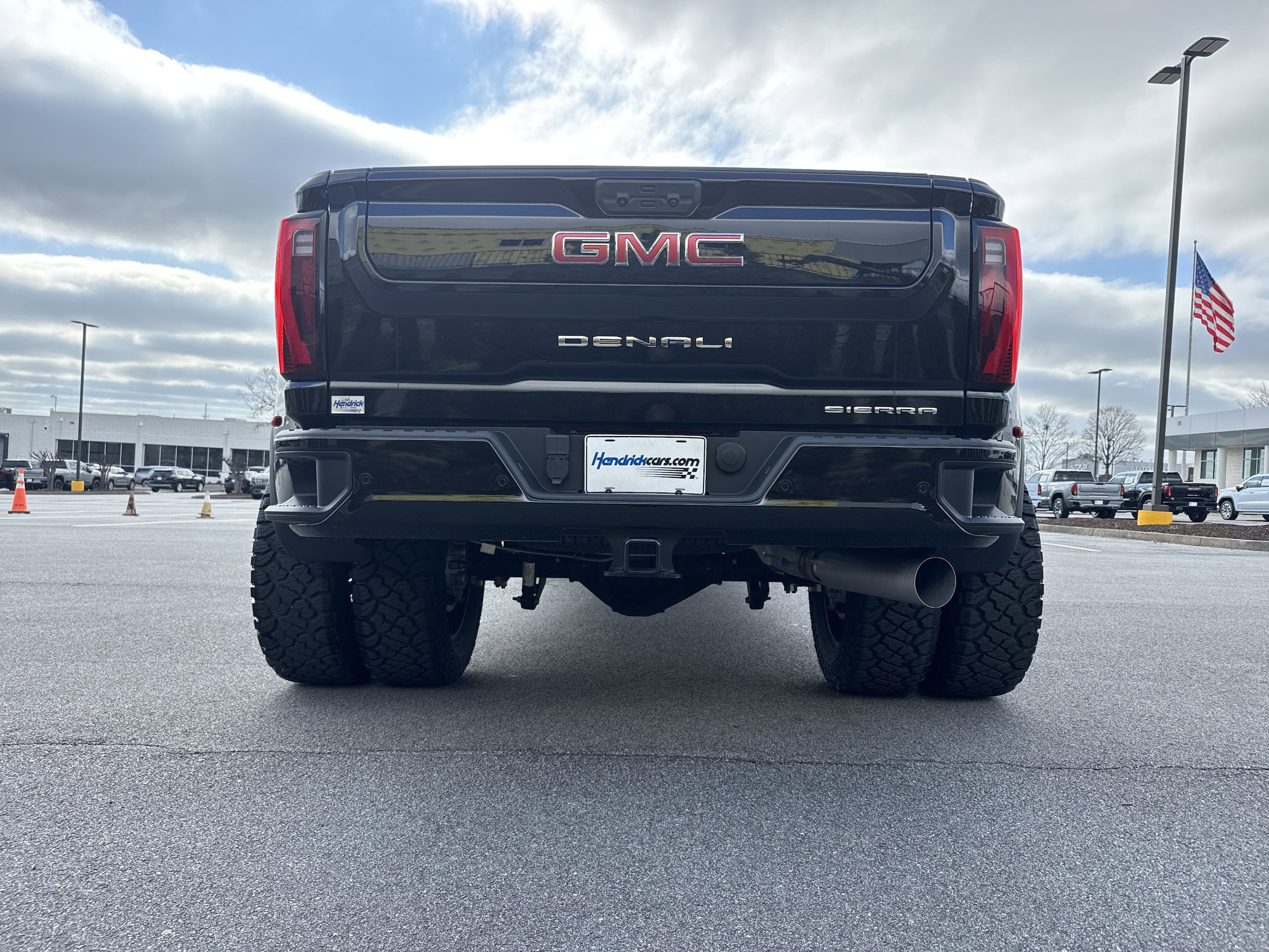 2024 GMC Sierra 3500HD Denali photo 3