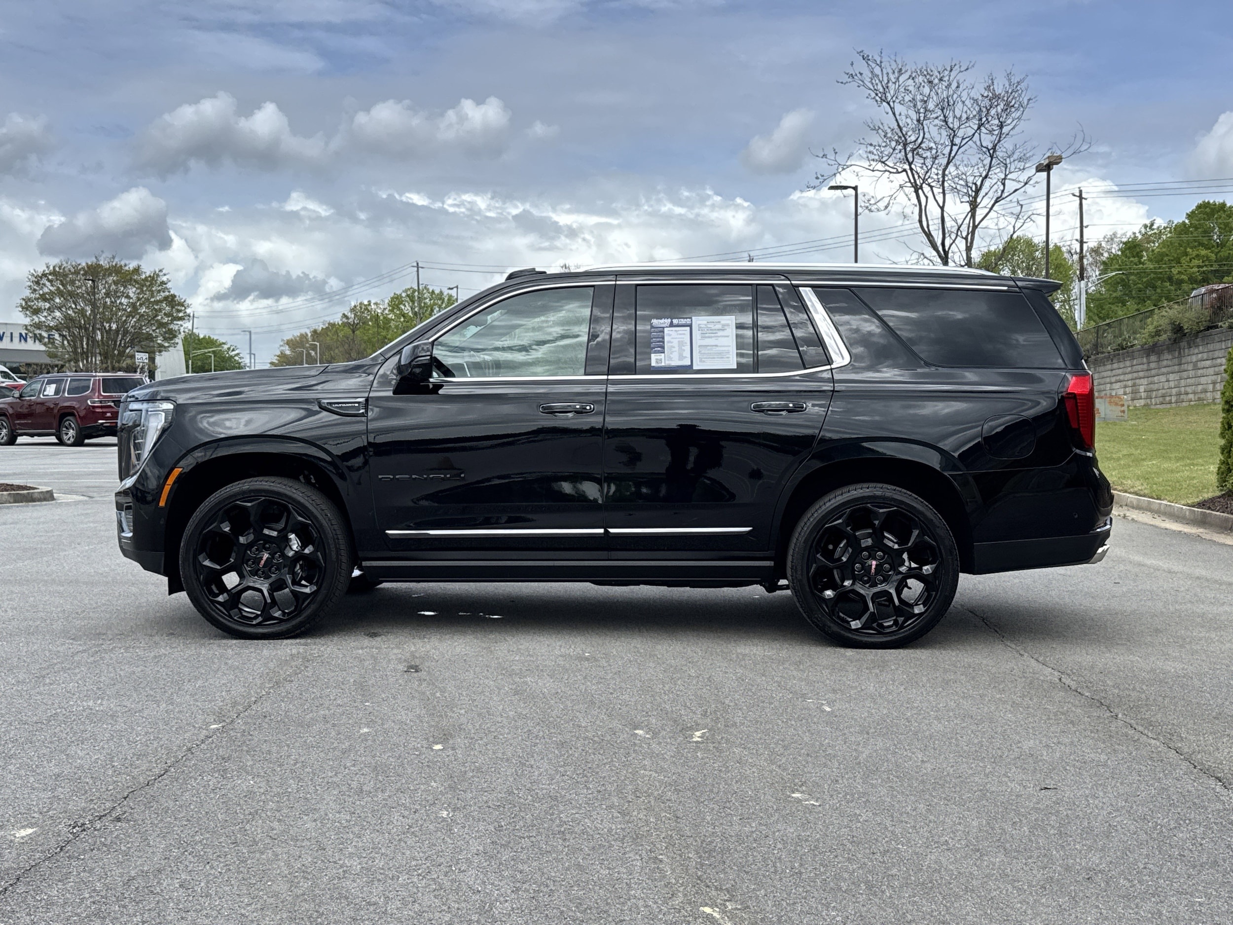 2026 GMC Yukon Denali Ultimate photo 5