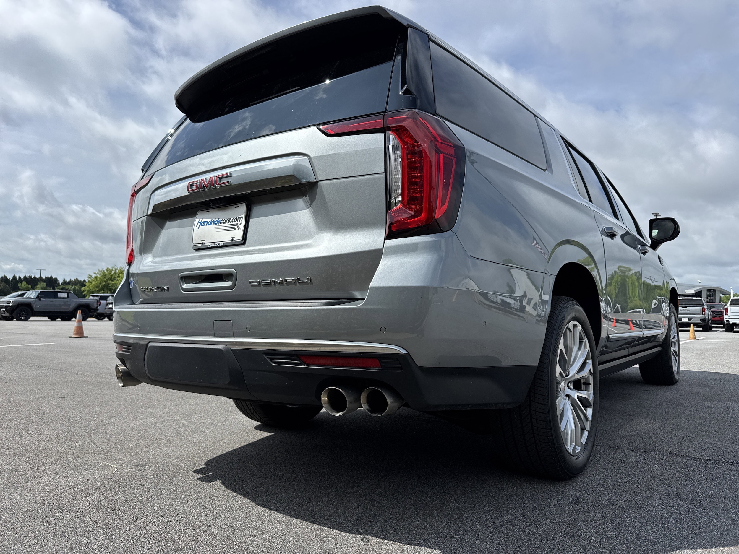 2024 GMC Yukon XL Denali photo 3