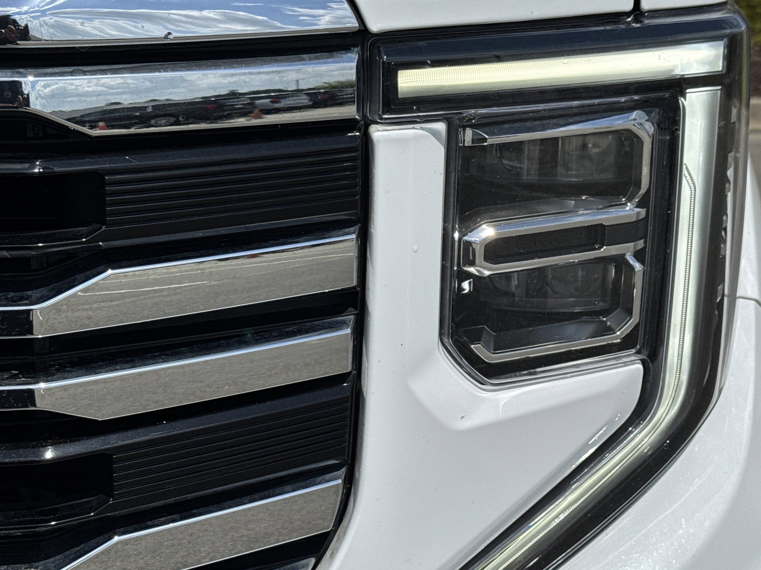 2024 GMC Sierra 1500 SLT photo 5