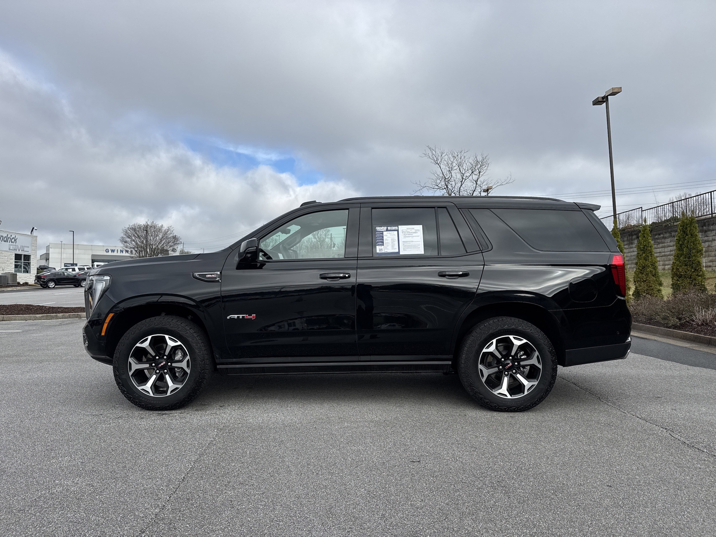 2025 GMC Yukon AT4 photo 5