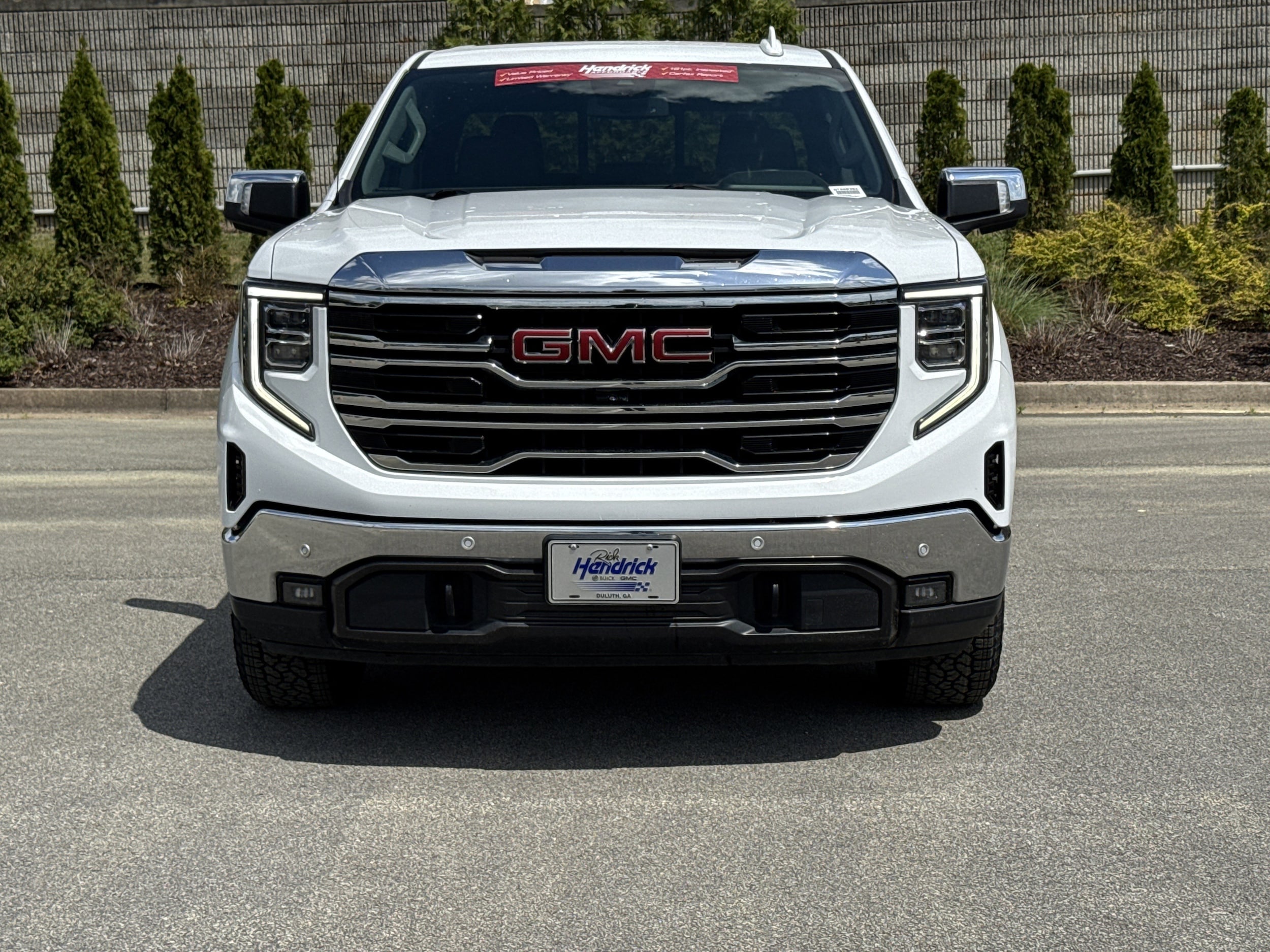 2024 GMC Sierra 1500 SLT photo 2