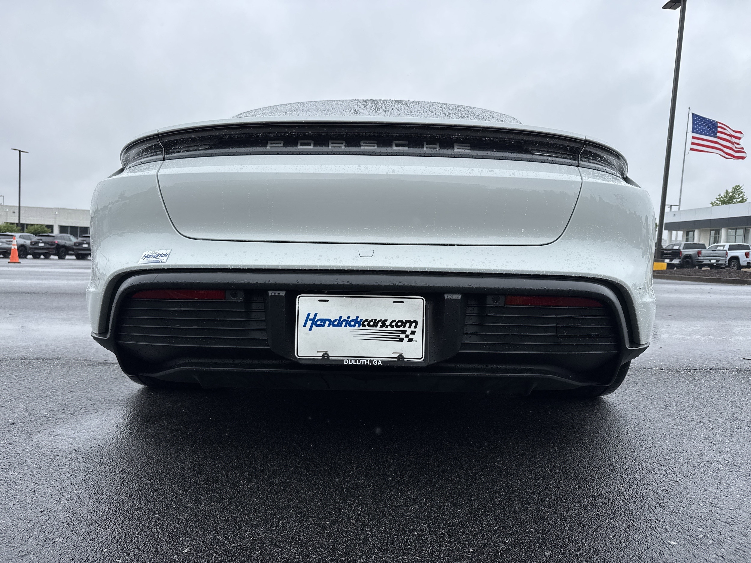2022 Porsche Taycan photo 3
