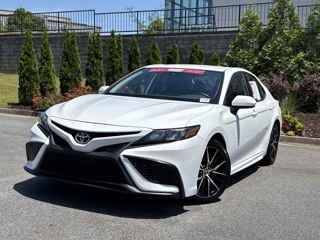 Used 2021 Toyota Camry SE Sedan
