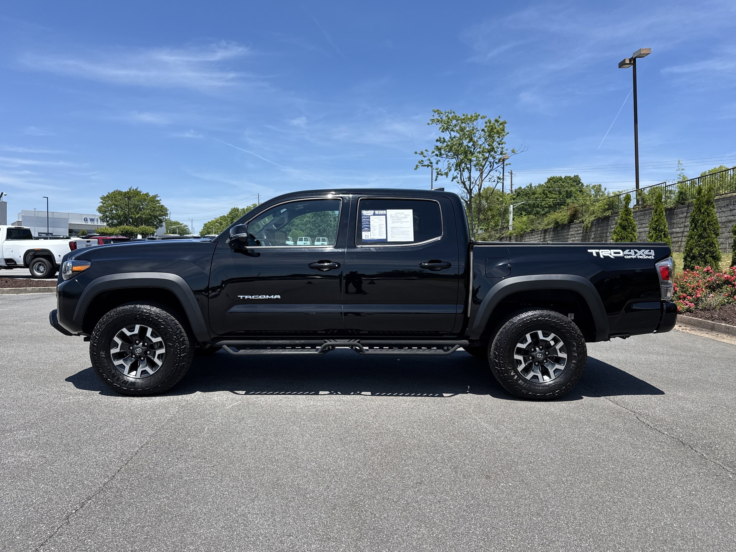 2023 Toyota Tacoma 4WD TRD Off Road photo 6