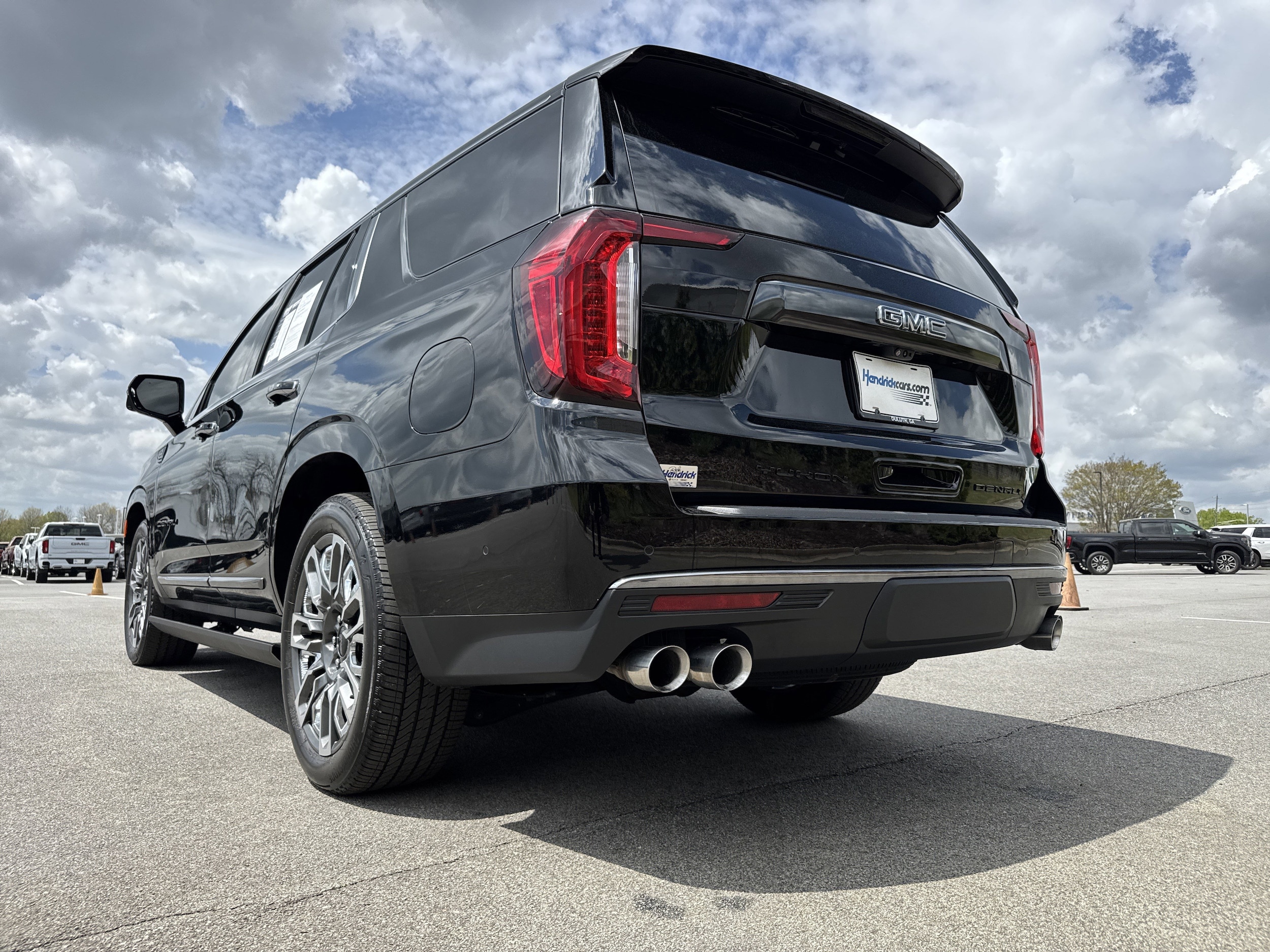 2024 GMC Yukon Denali Ultimate photo 6