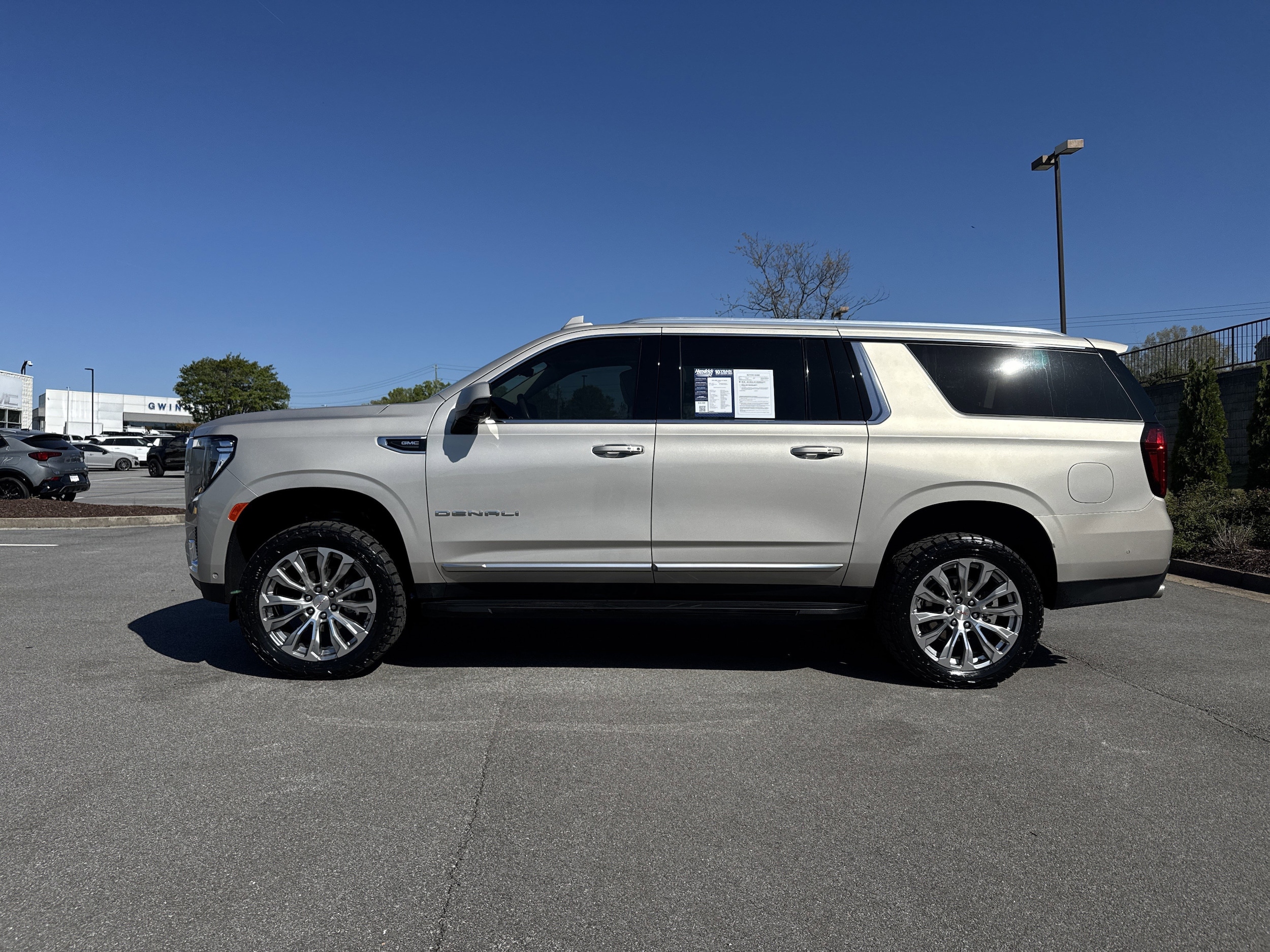 2024 GMC Yukon XL Denali photo 5