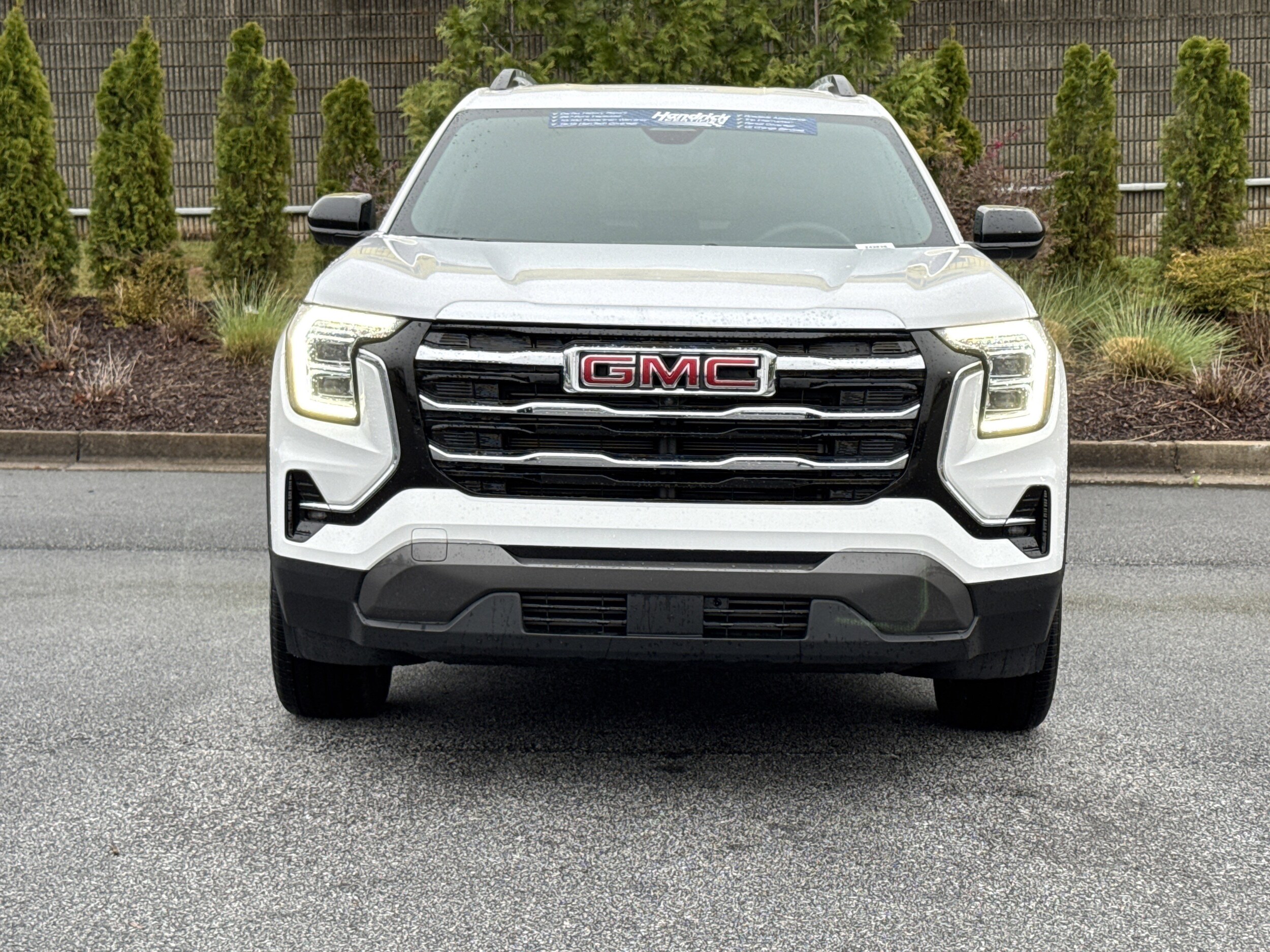 2026 GMC Terrain FWD Elevation photo 2