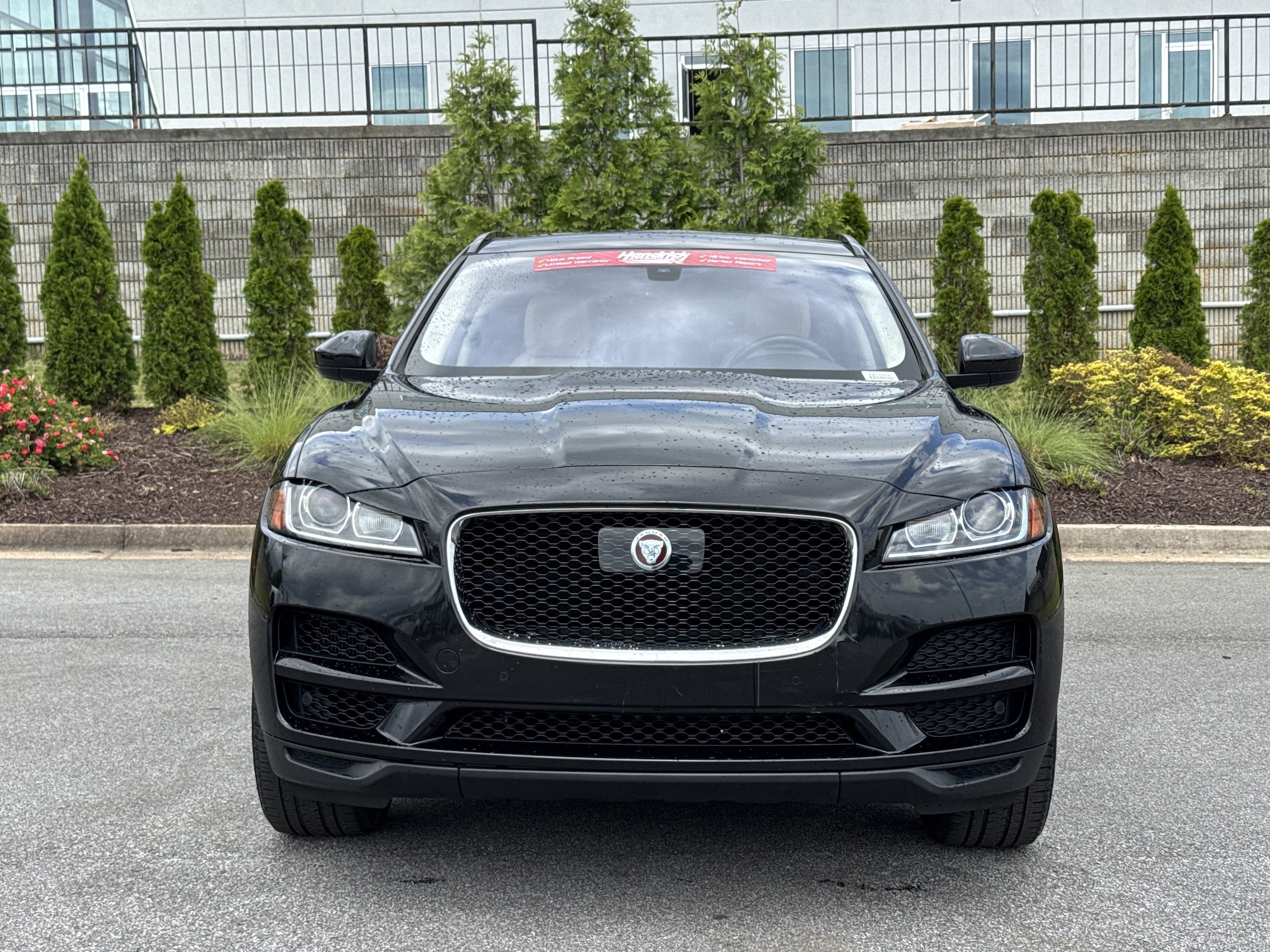 2019 Jaguar F-PACE 25t Premium photo 2
