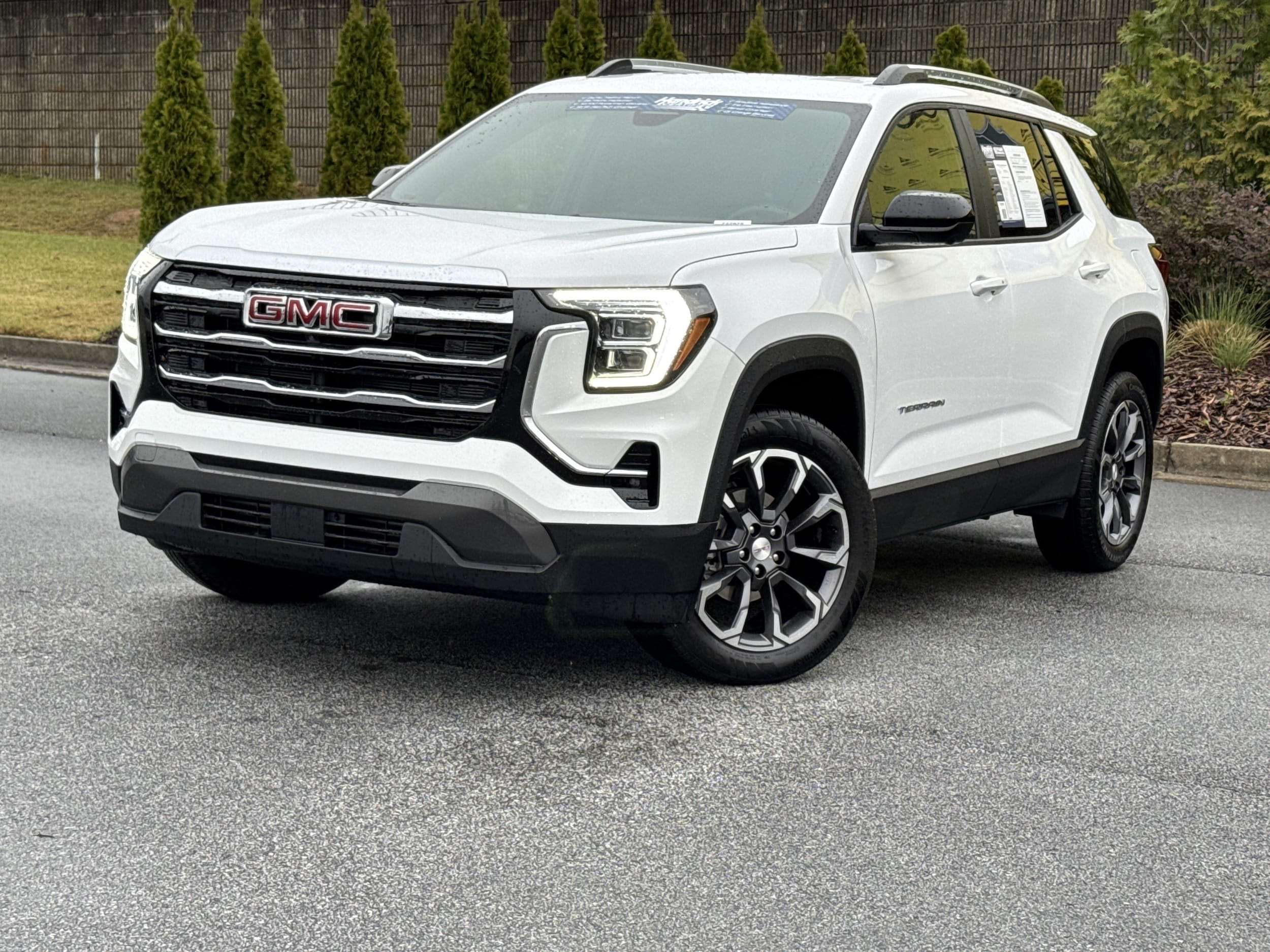 2026 GMC Terrain FWD Elevation photo 4