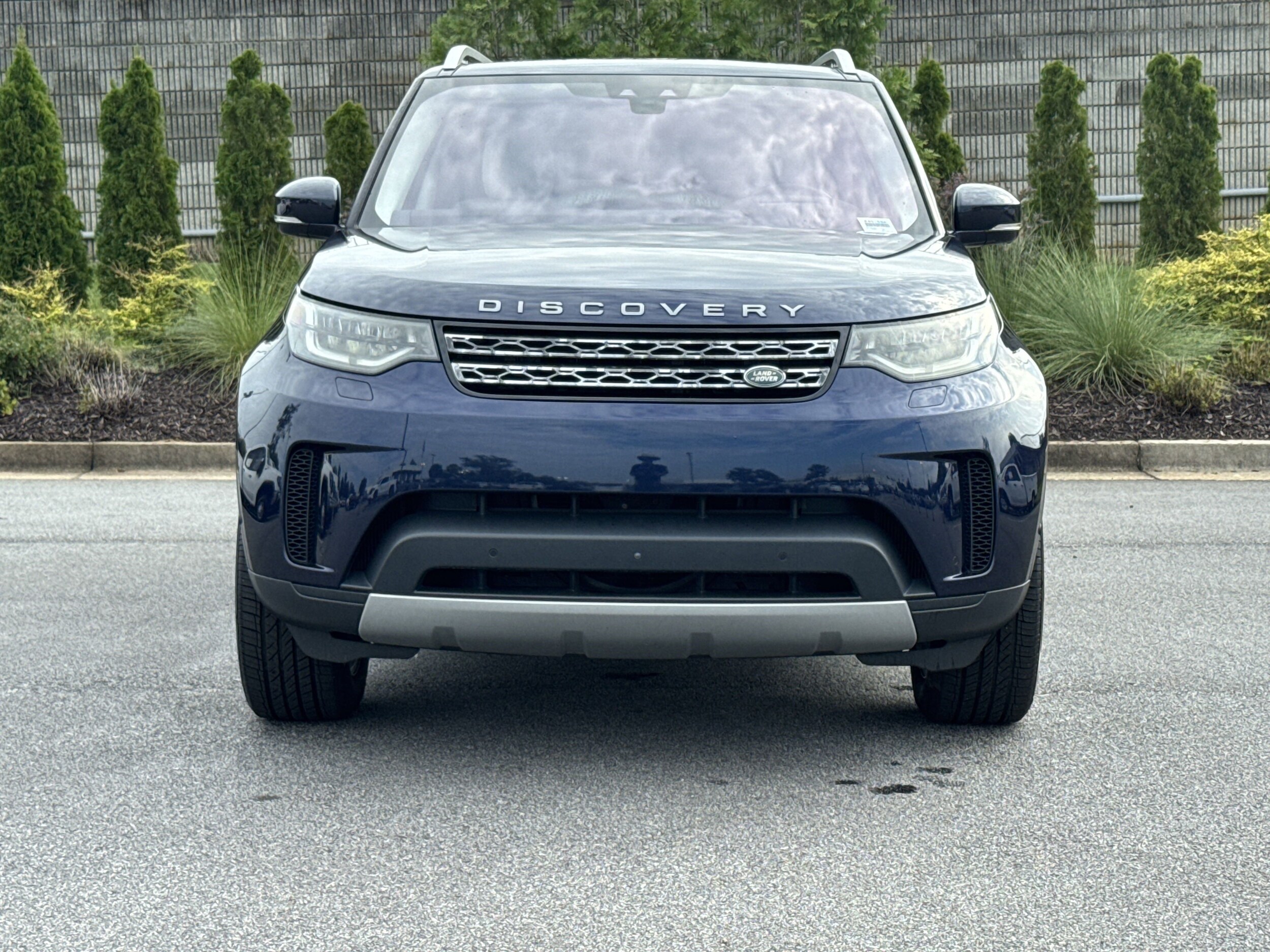 2018 Land Rover Discovery HSE photo 3