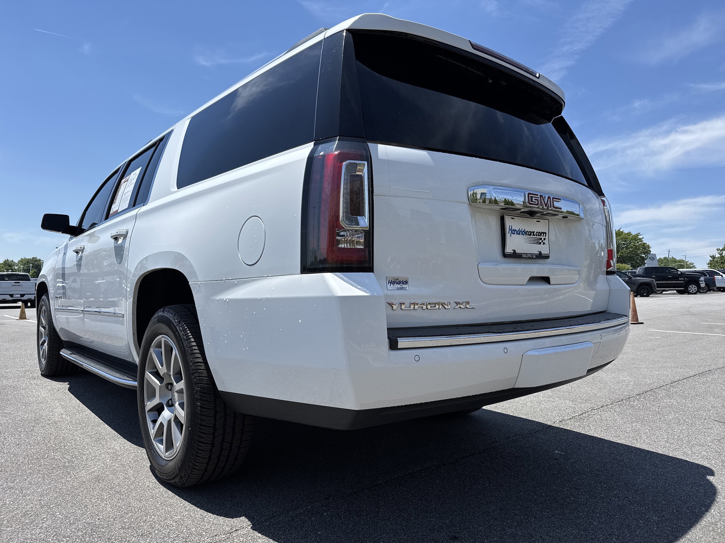 2018 GMC Yukon XL Denali photo 3