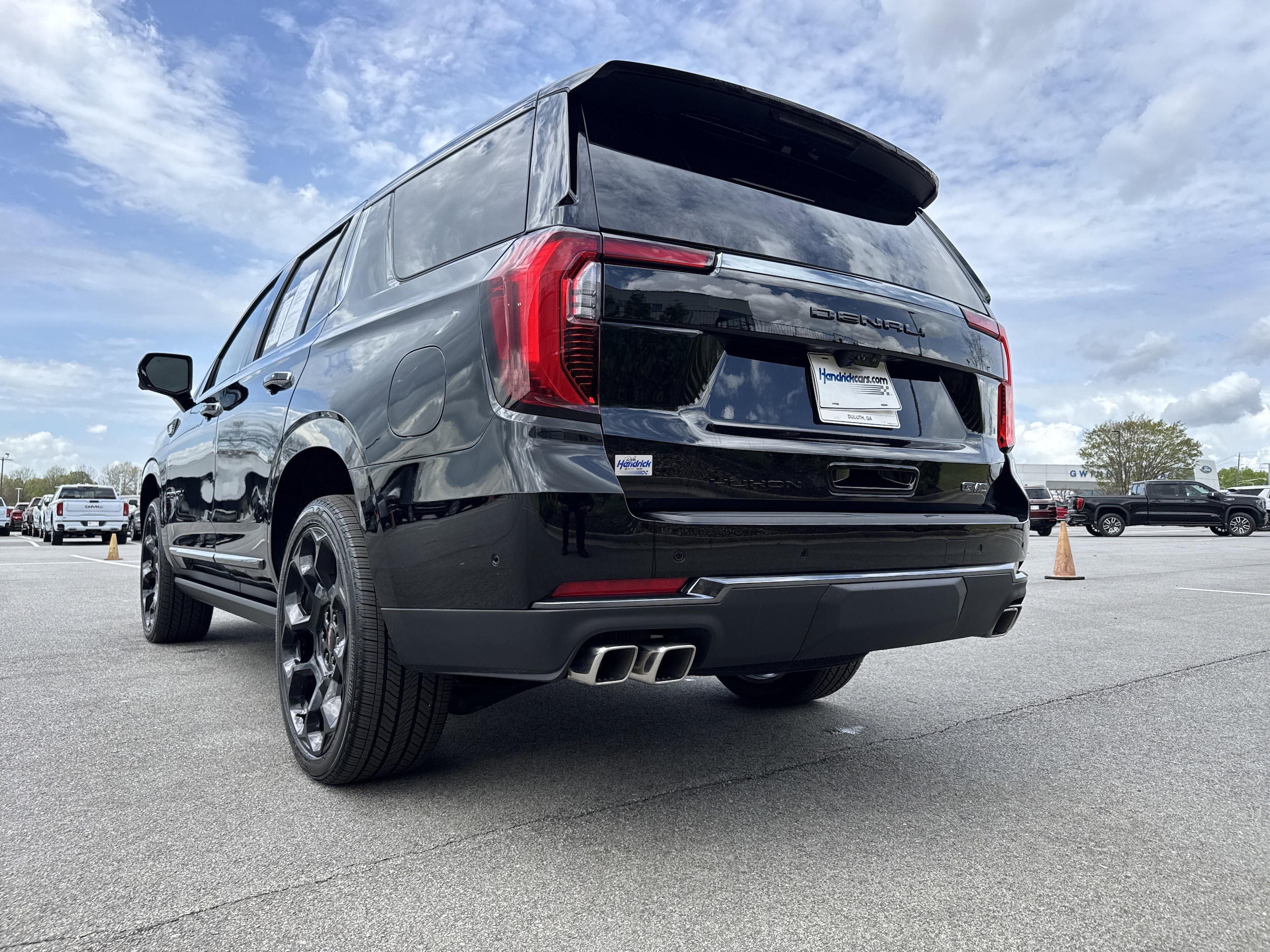 2026 GMC Yukon Denali Ultimate photo 6