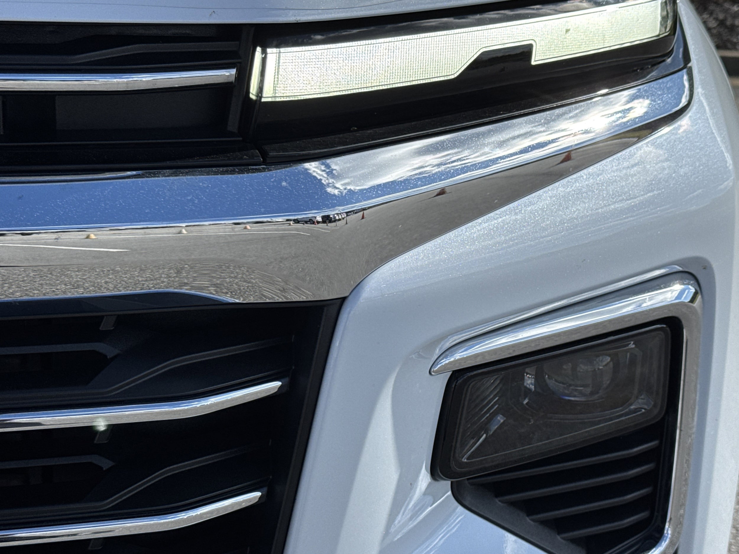 2026 Chevrolet Traverse FWD LT photo 4