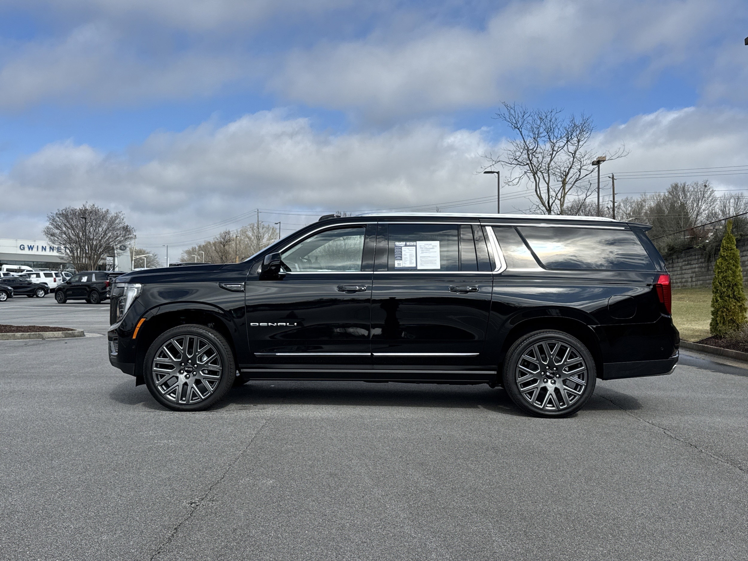 2026 GMC Yukon XL Denali Ultimate photo 4