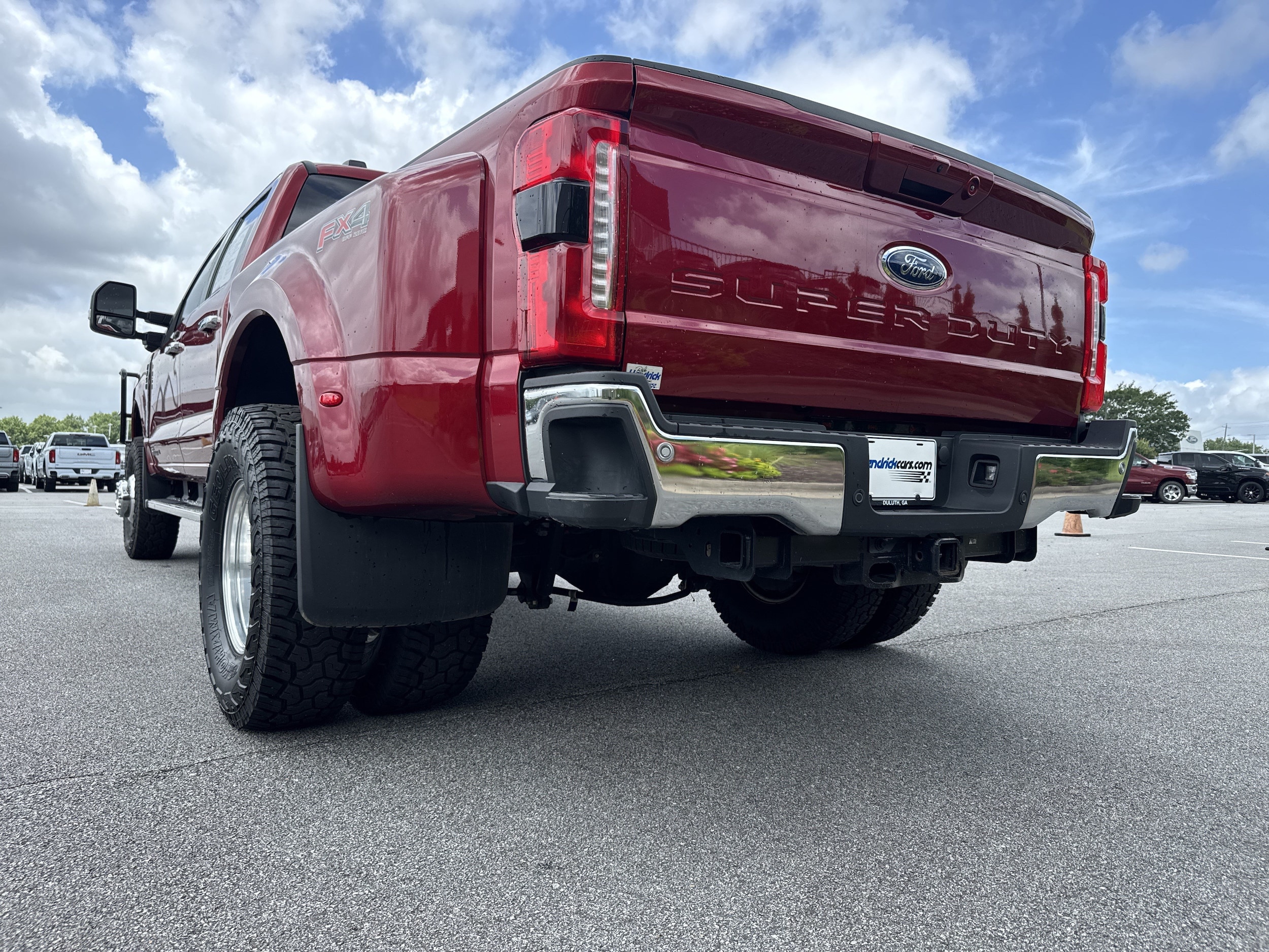 Ford Super Duty F-350 DRW LARIAT