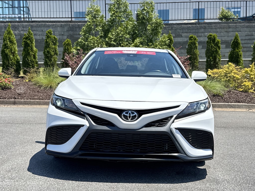 Used 2021 Toyota Camry SE Sedan