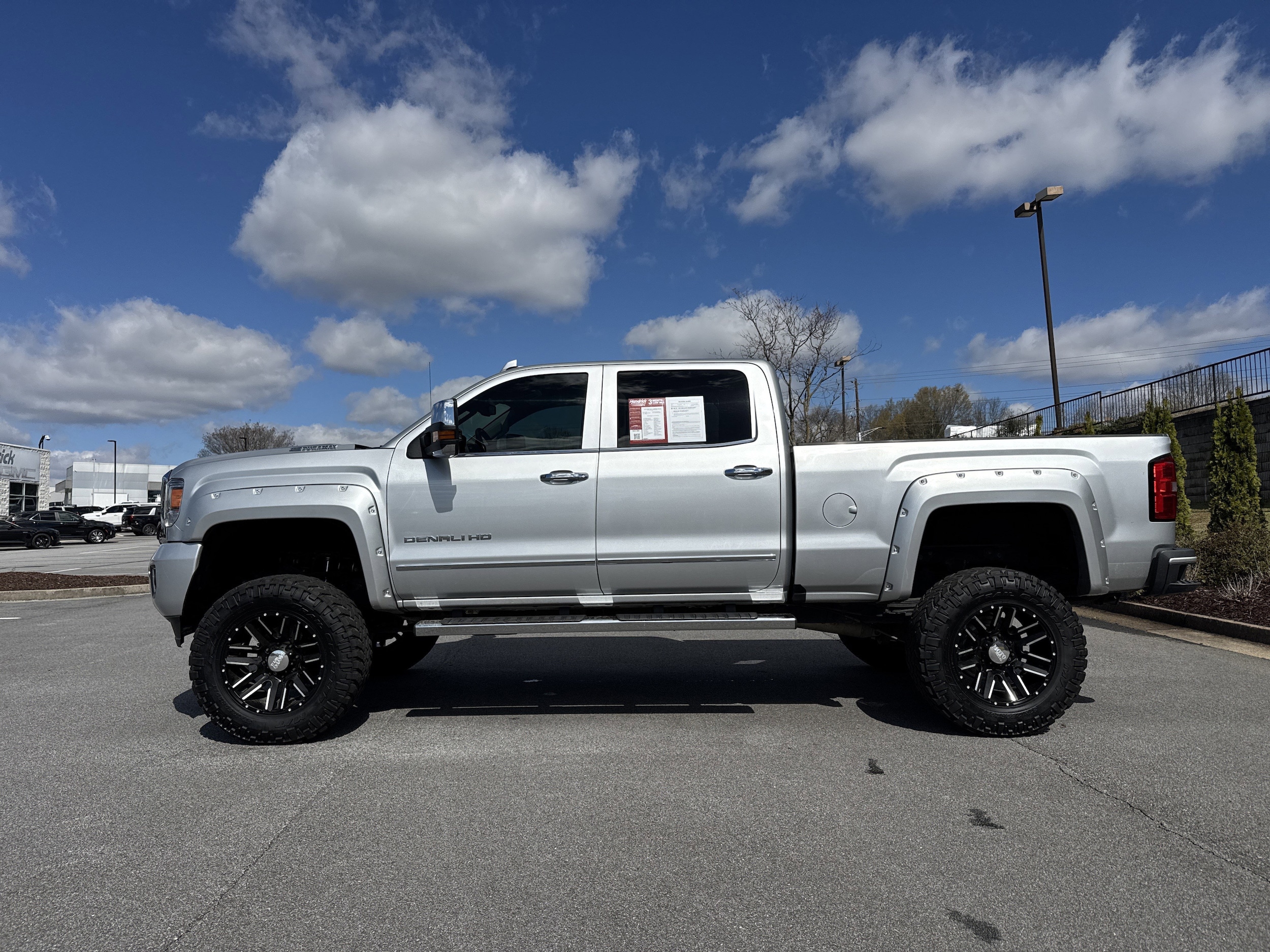 2019 GMC Sierra 2500HD Denali photo 5