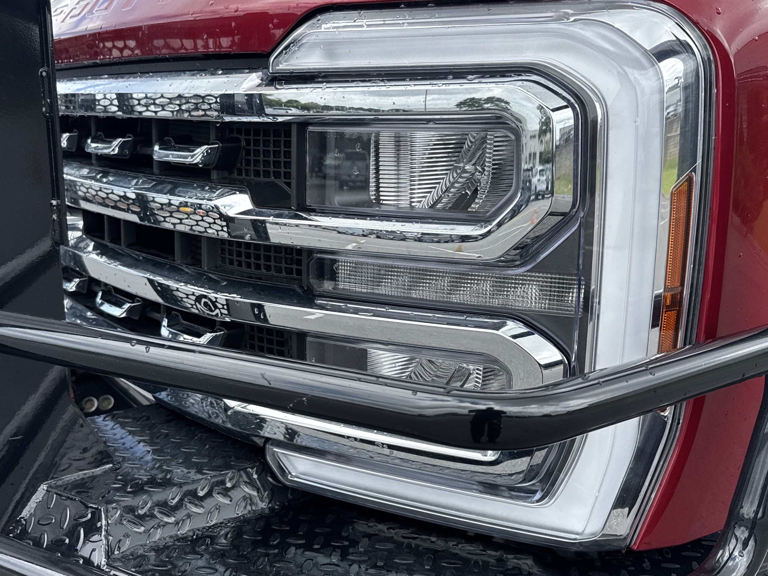 Ford Super Duty F-350 DRW LARIAT