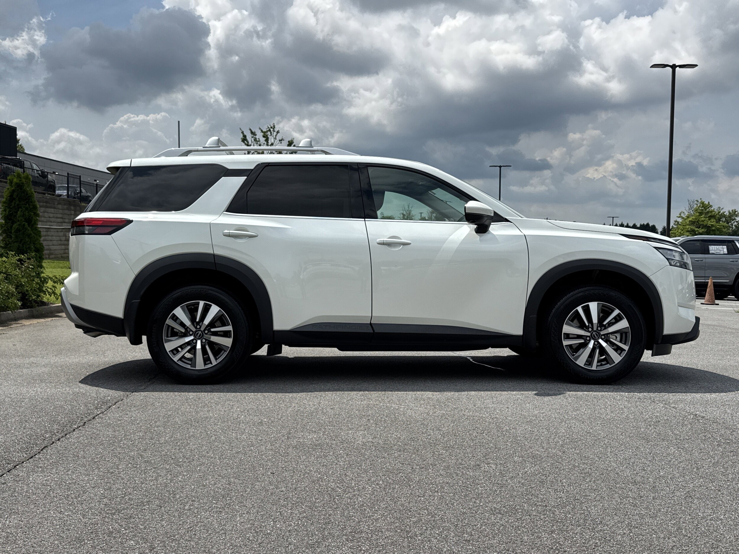 Nissan Pathfinder SL