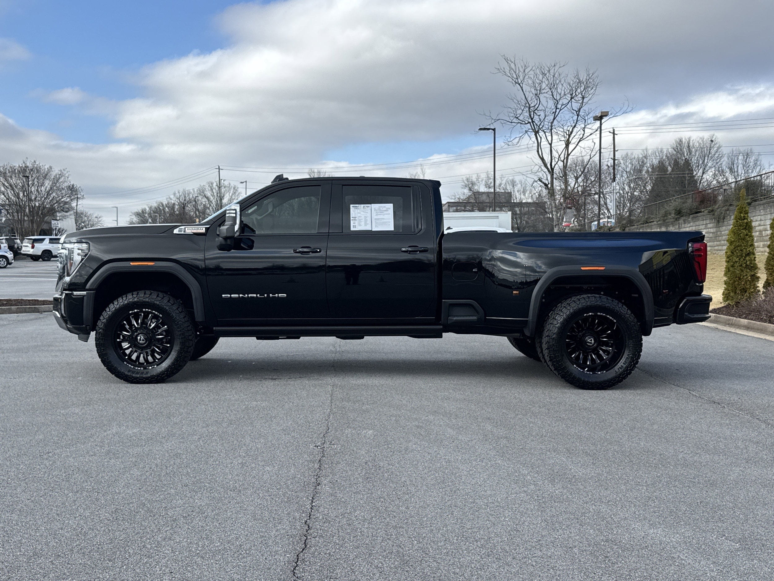 2024 GMC Sierra 3500HD Denali photo 5