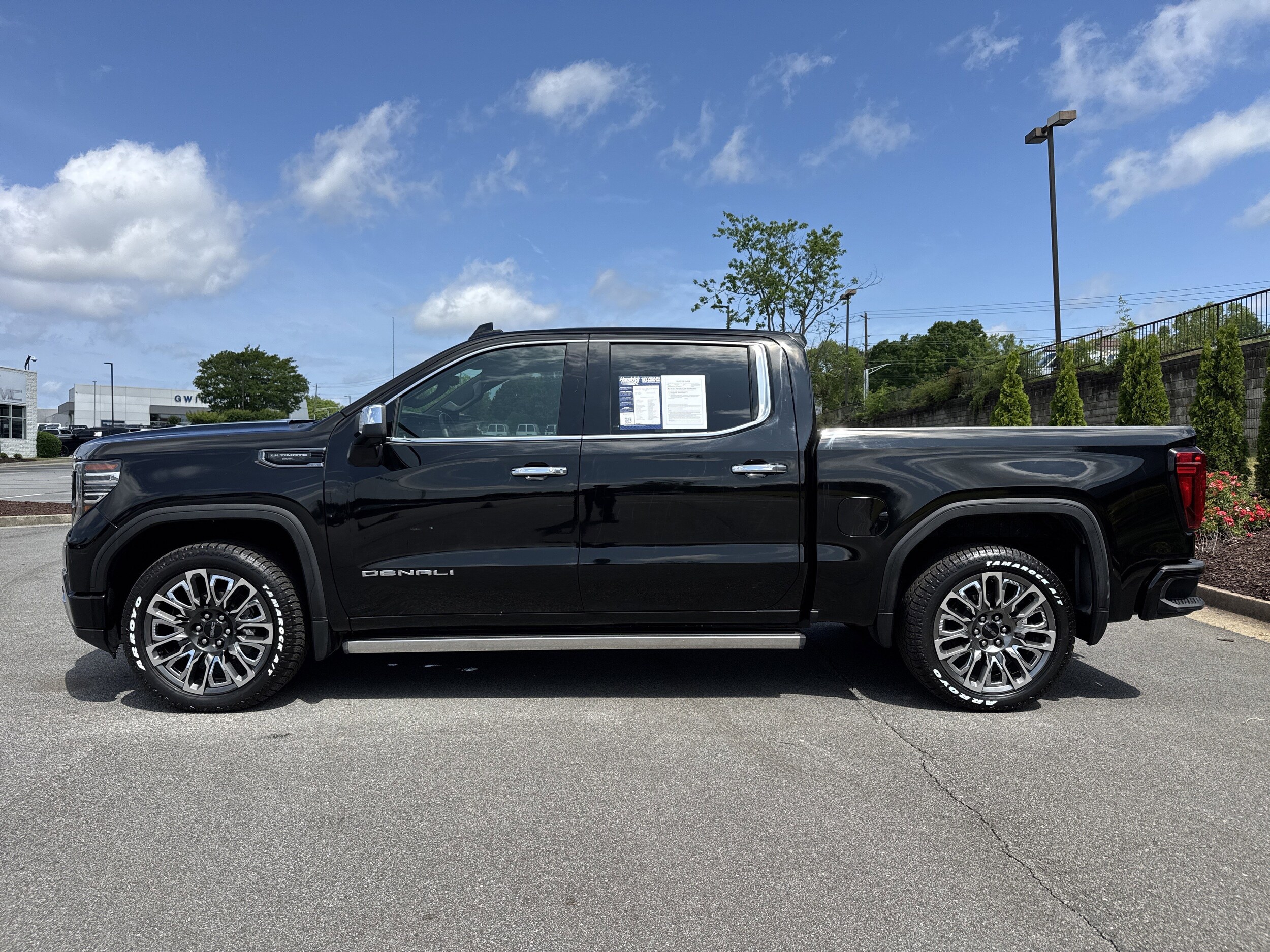 2023 GMC Sierra 1500 Denali Ultimate photo 3