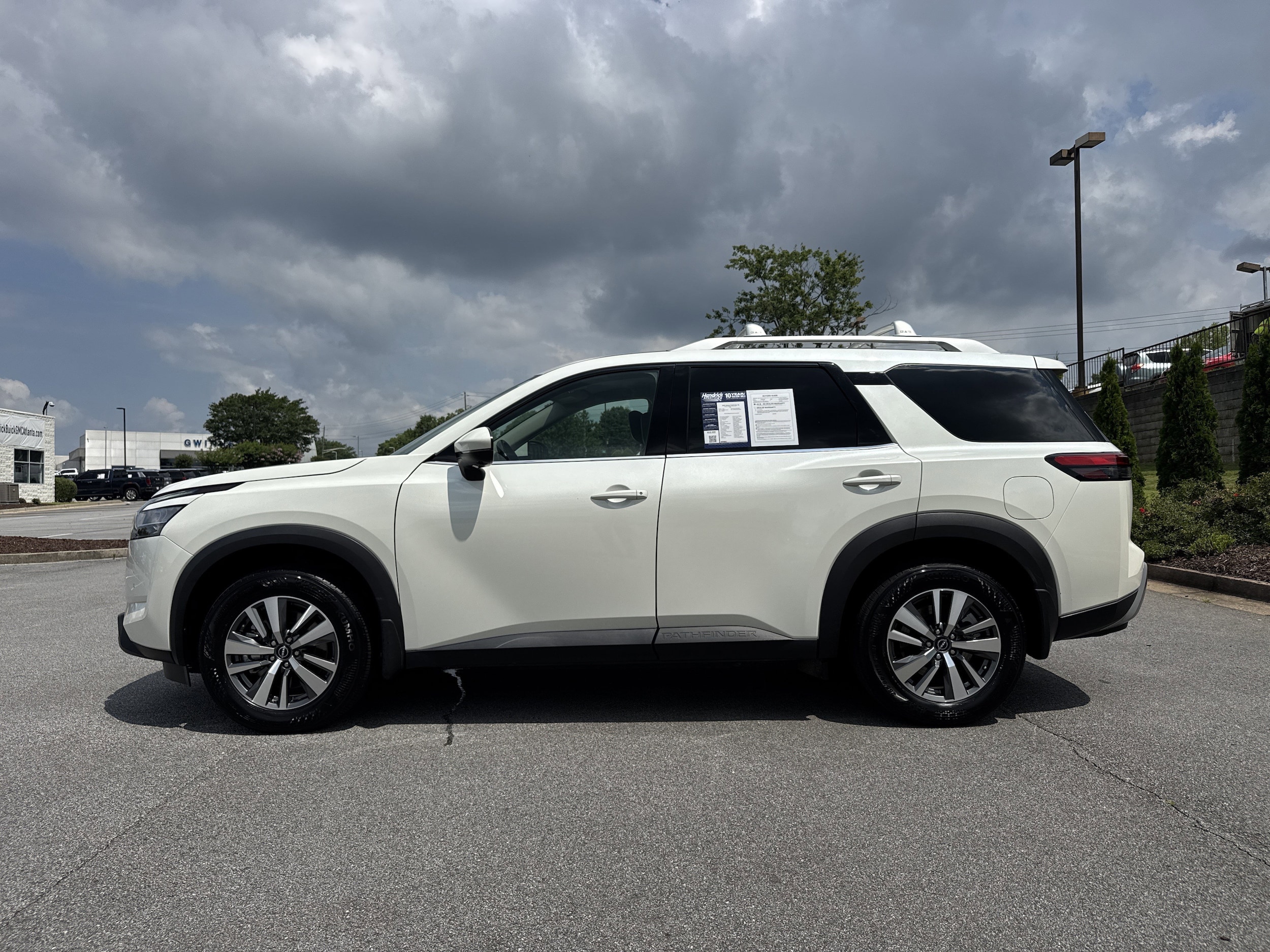 Nissan Pathfinder SL