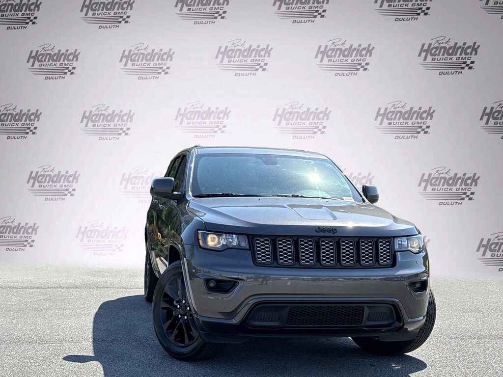 Used 2018 Jeep Grand Cherokee Altitude SUV