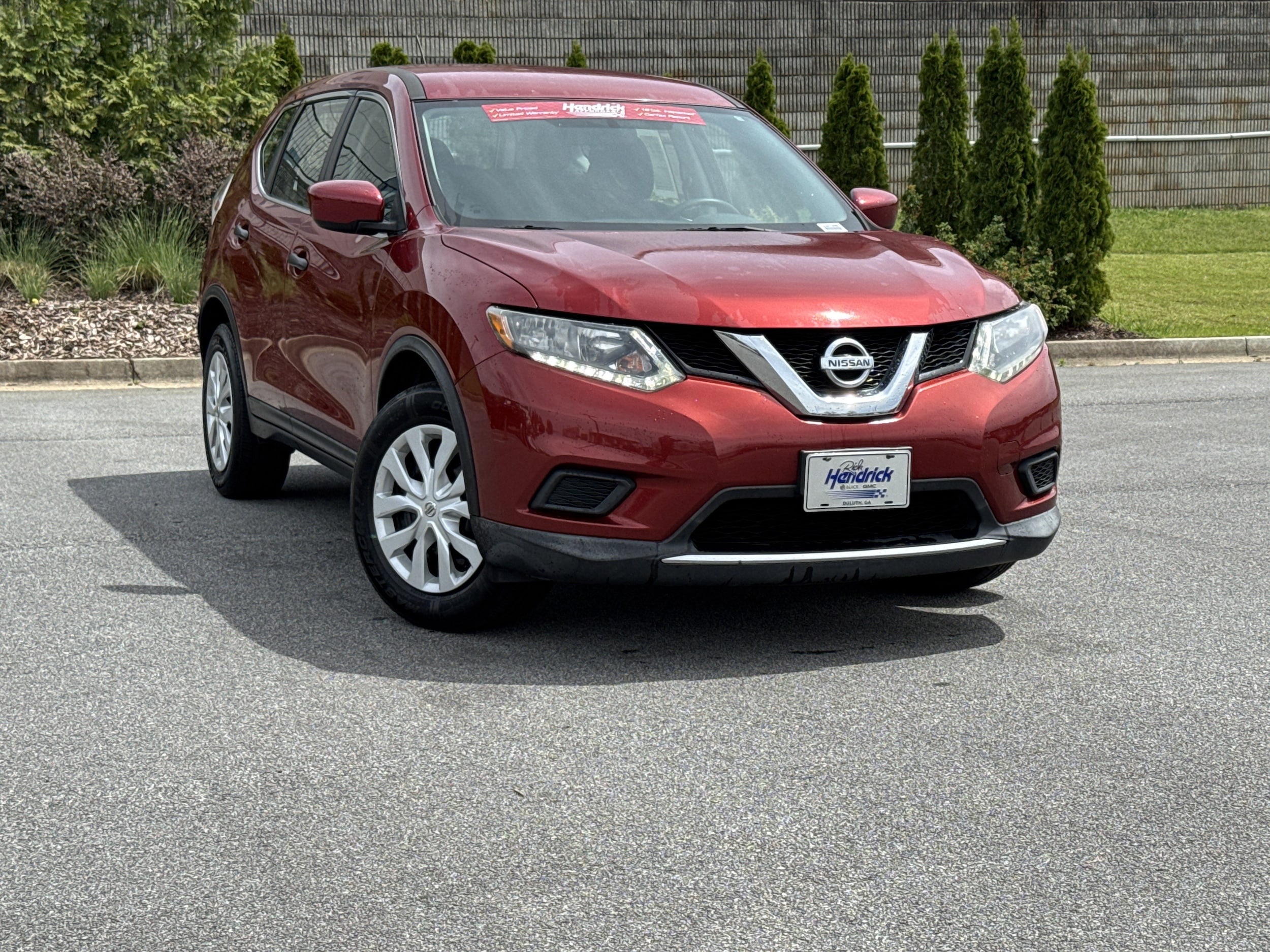 2016 Nissan Rogue S photo 2