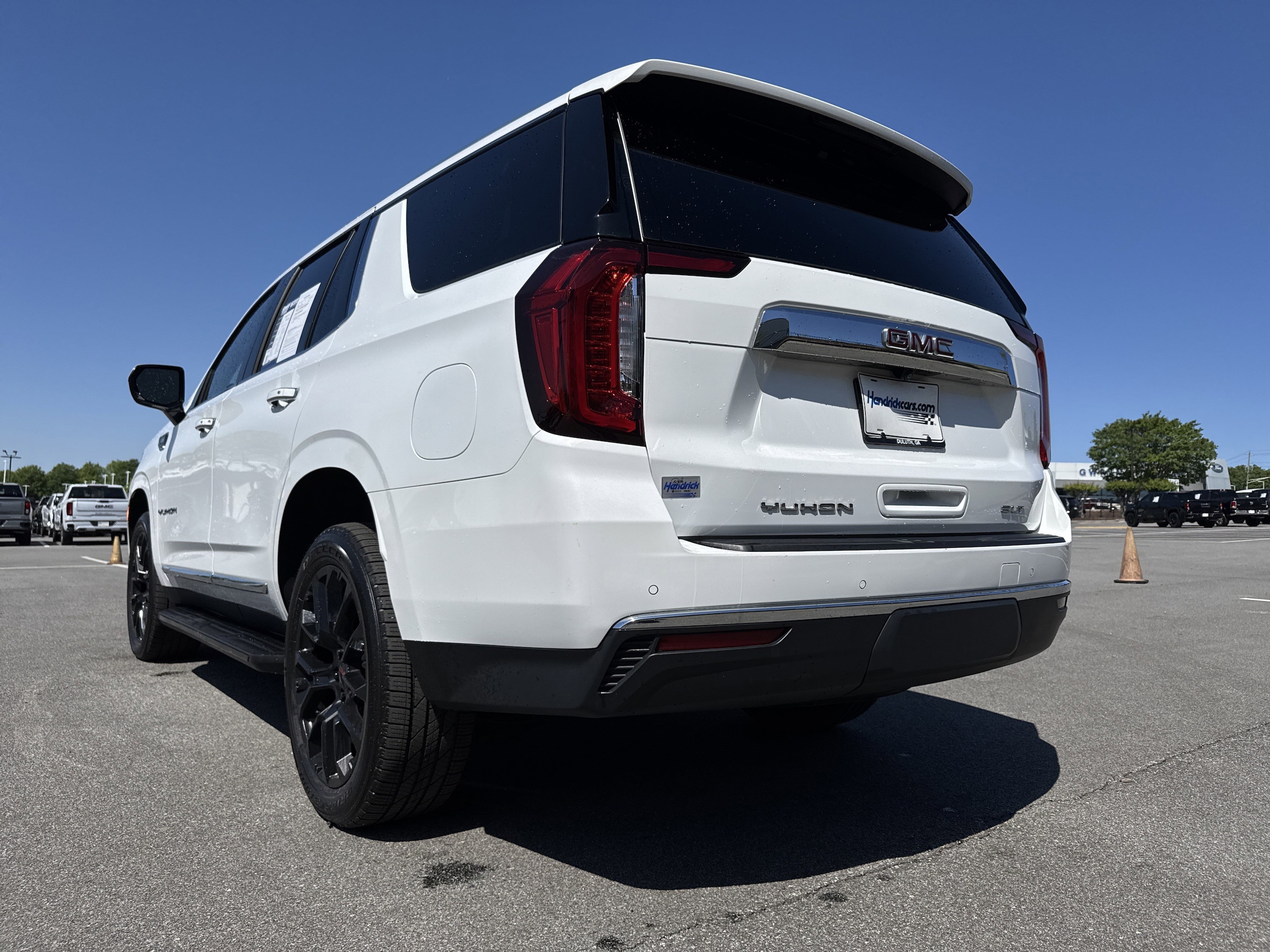 2023 GMC Yukon SLT photo 6