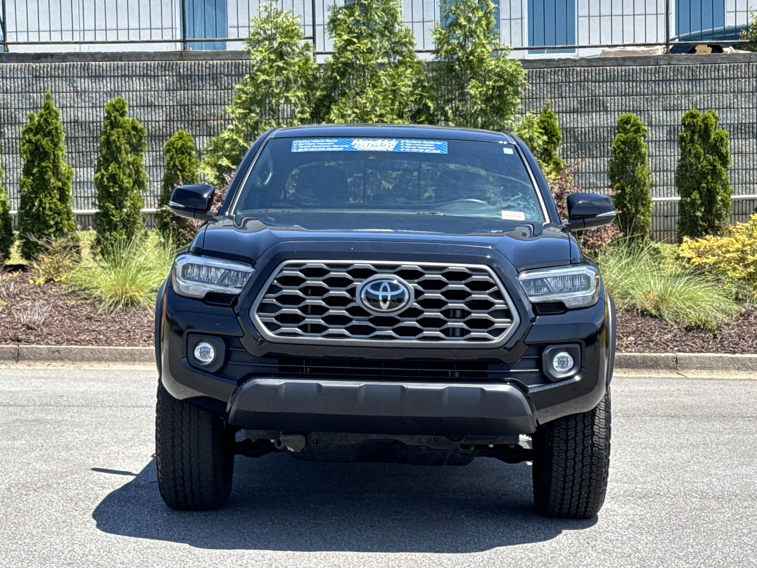 2023 Toyota Tacoma 4WD TRD Off Road photo 2