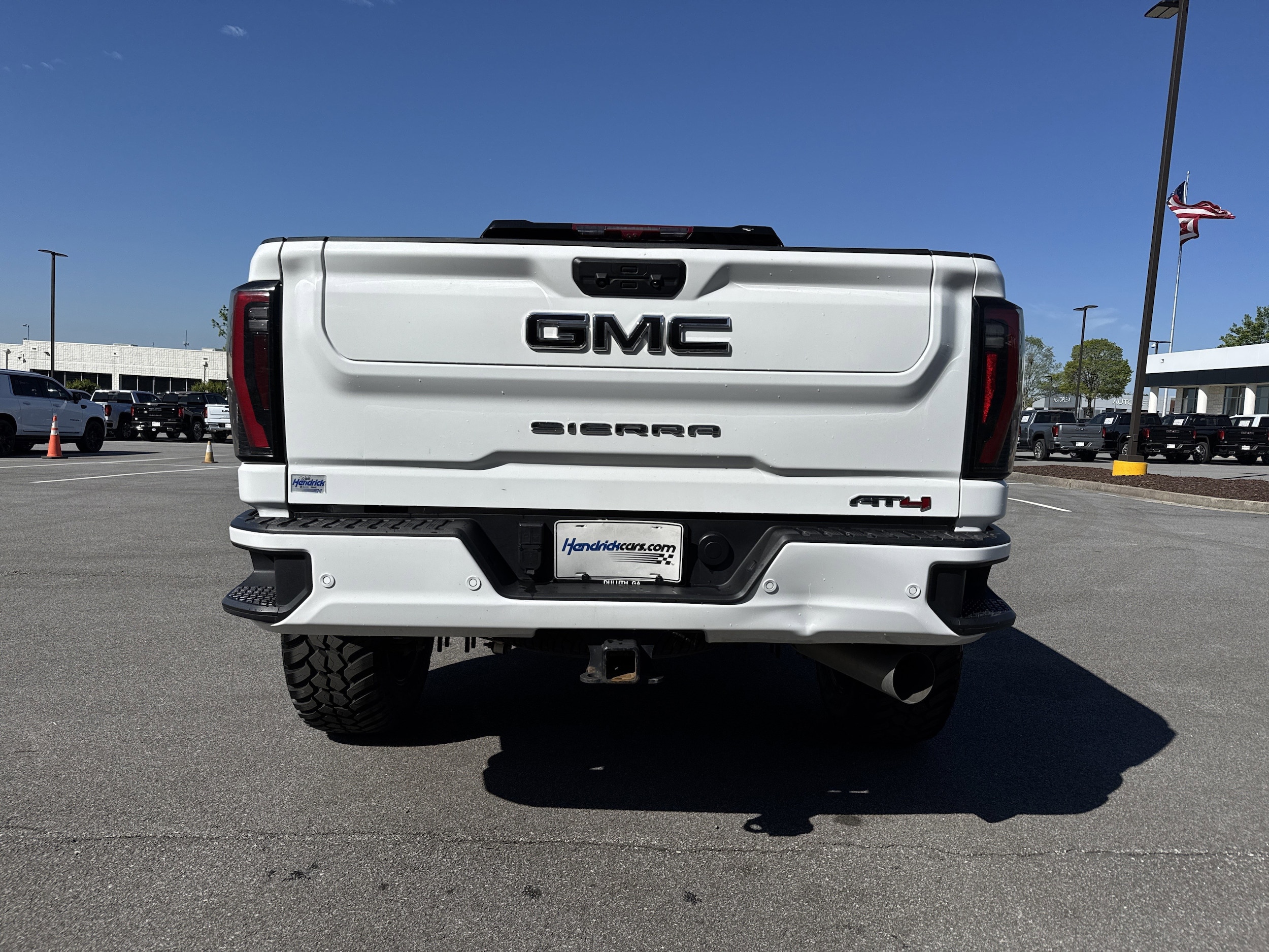 2025 GMC Sierra 2500HD AT4 photo 3
