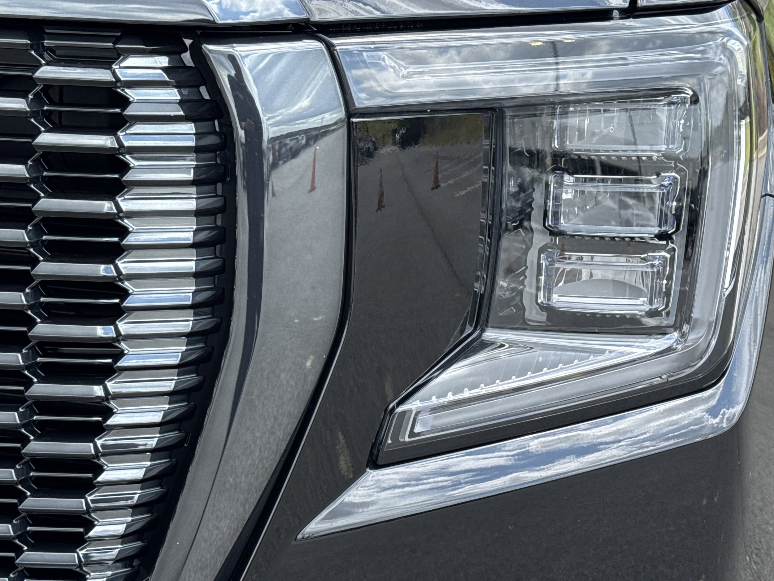 2024 GMC Yukon Denali Ultimate photo 4