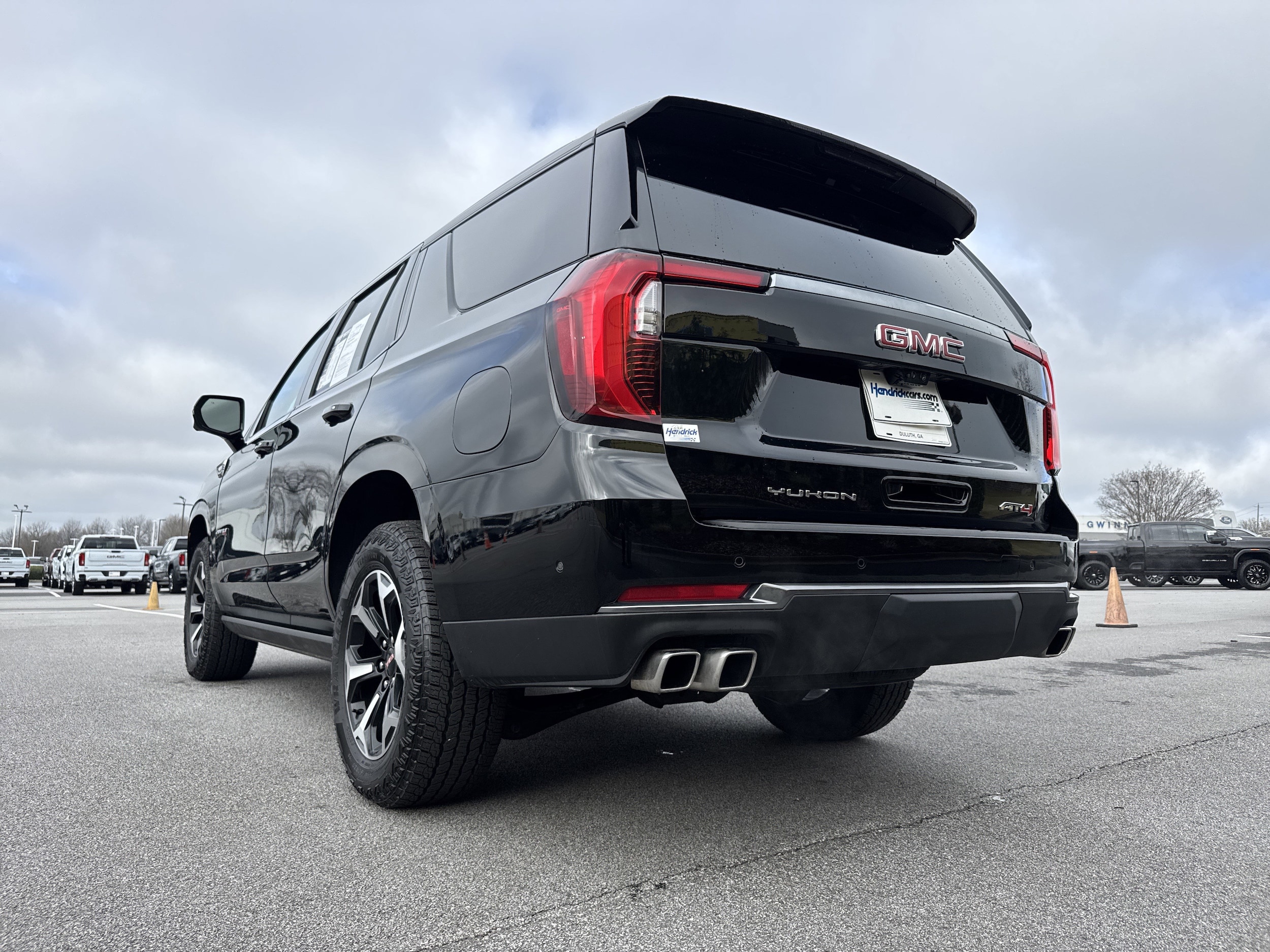 2025 GMC Yukon AT4 photo 6