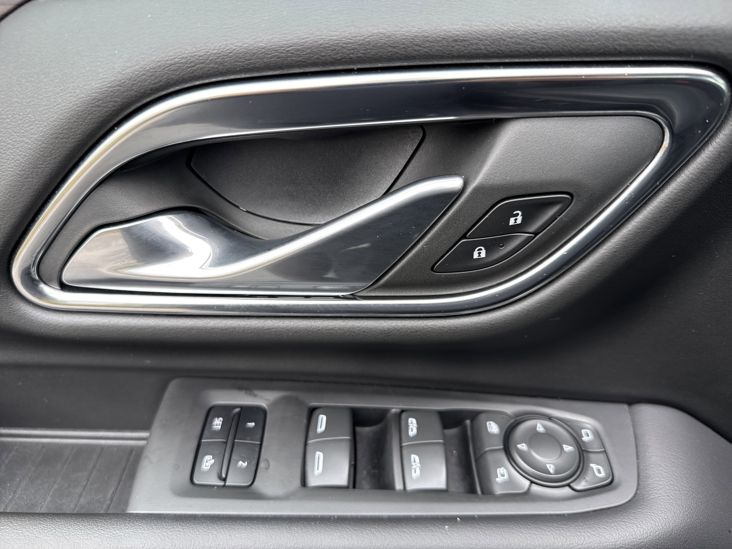 2022 Chevrolet Tahoe LT photo 5