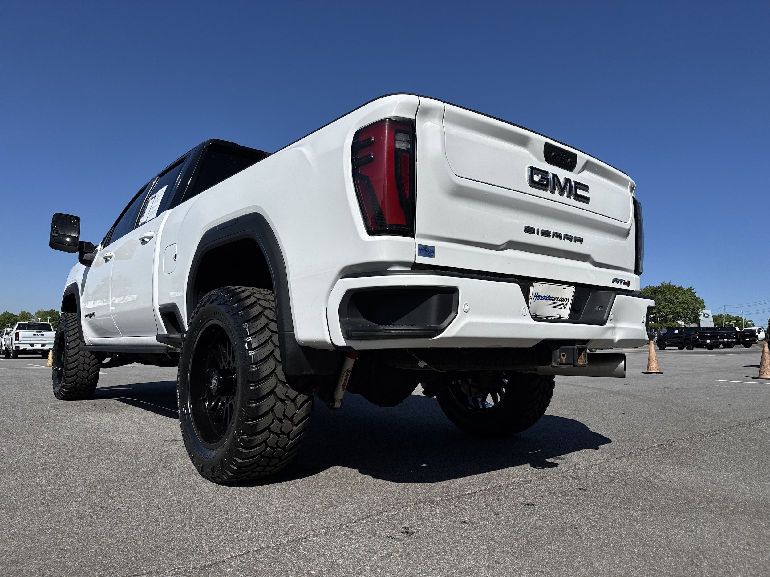 2025 GMC Sierra 2500HD AT4 photo 6