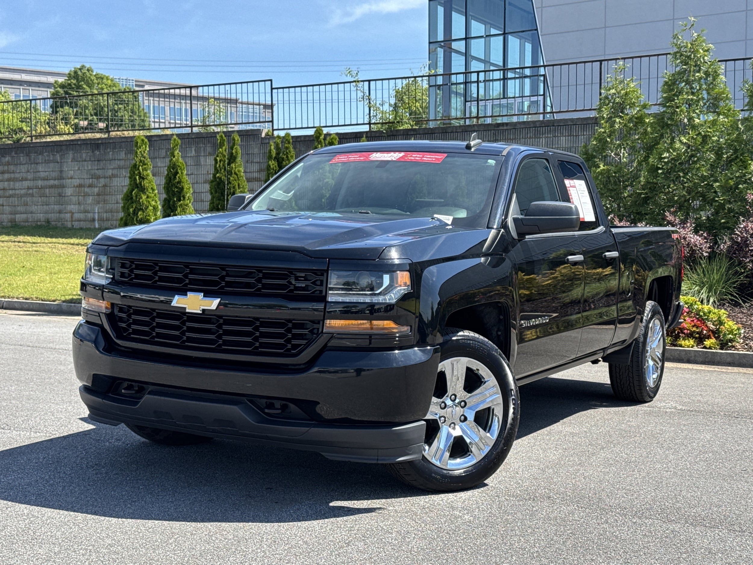 2018 Chevrolet Silverado 1500 Custom photo 4