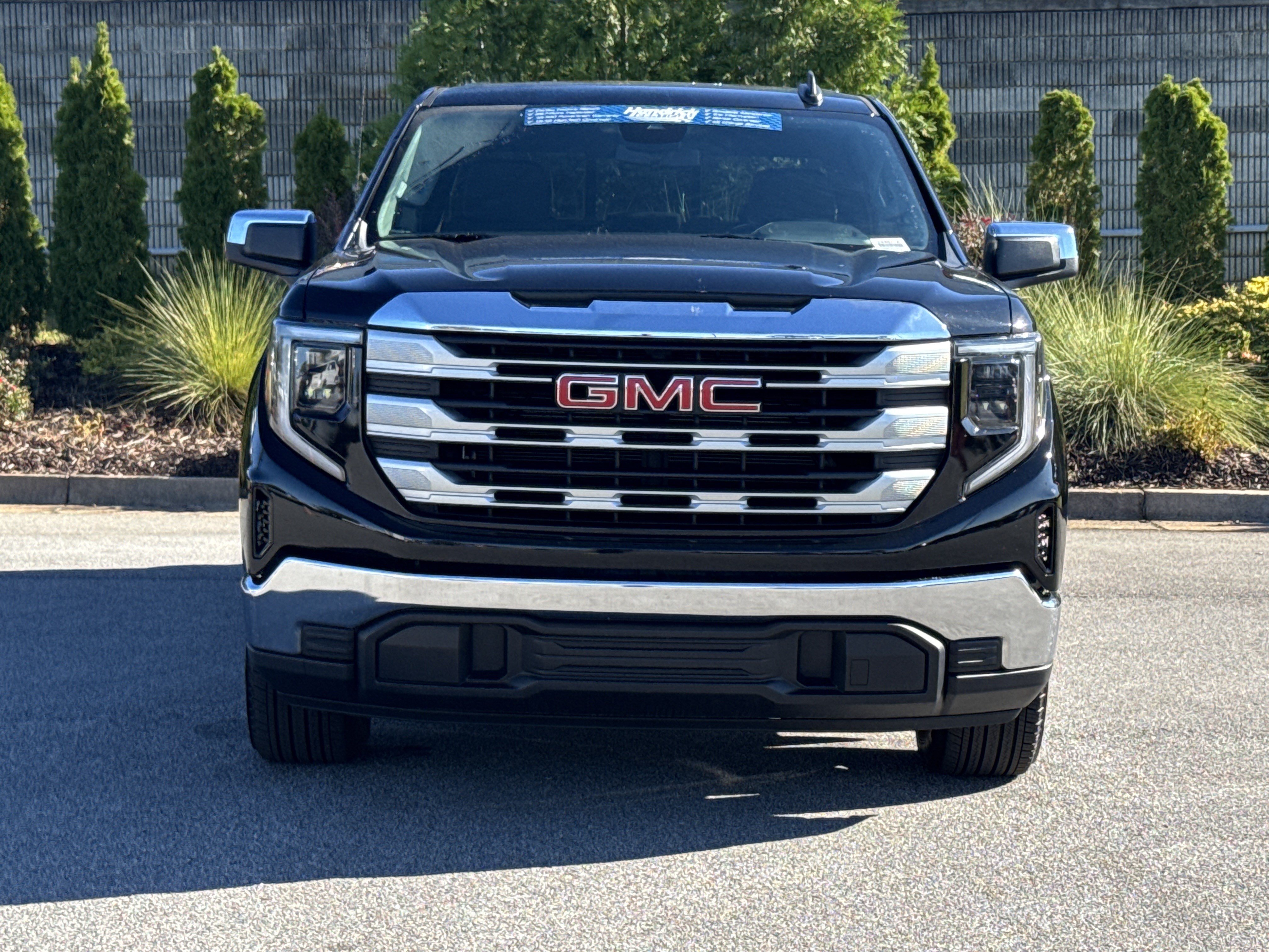 Used 2025 GMC Sierra 1500 SLE Pickup