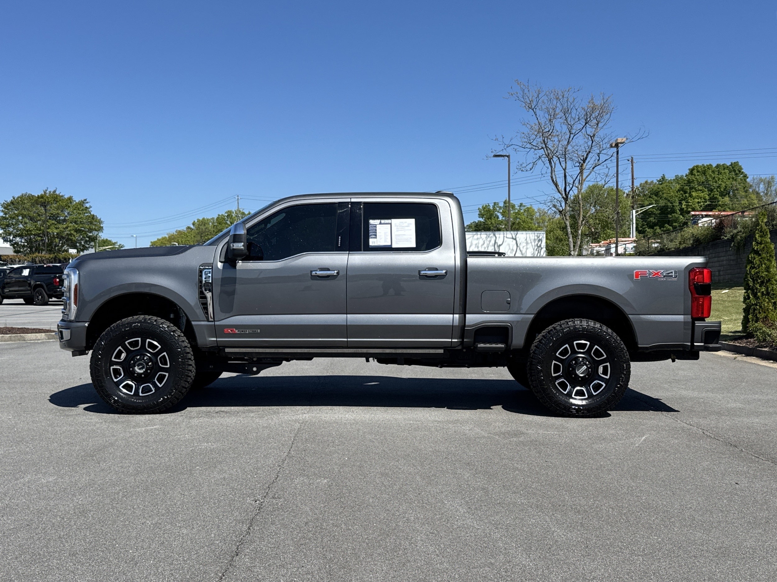 2024 Ford Super Duty F-250 SRW Platinum photo 5