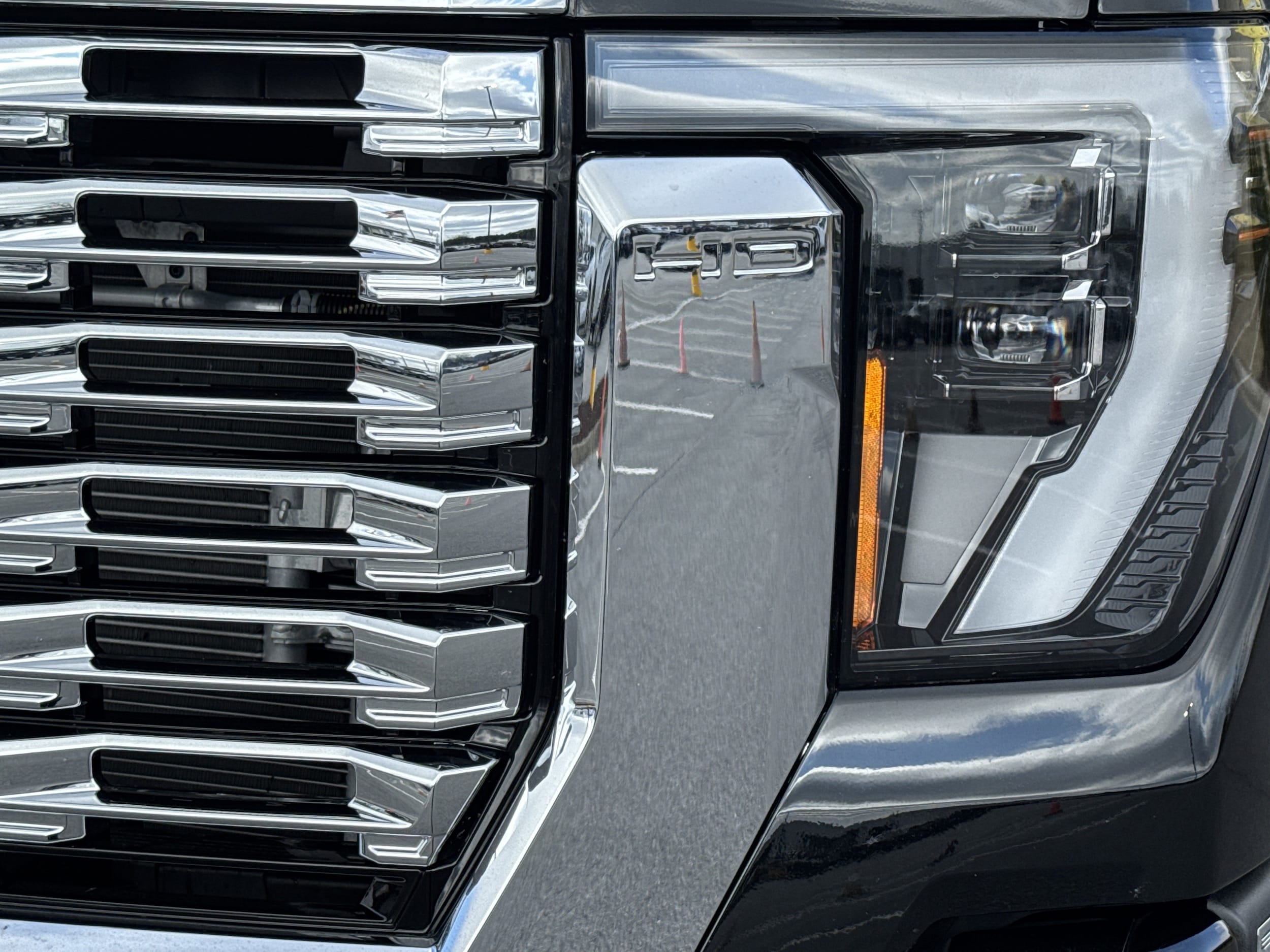 2024 GMC Sierra 3500HD Denali photo 4